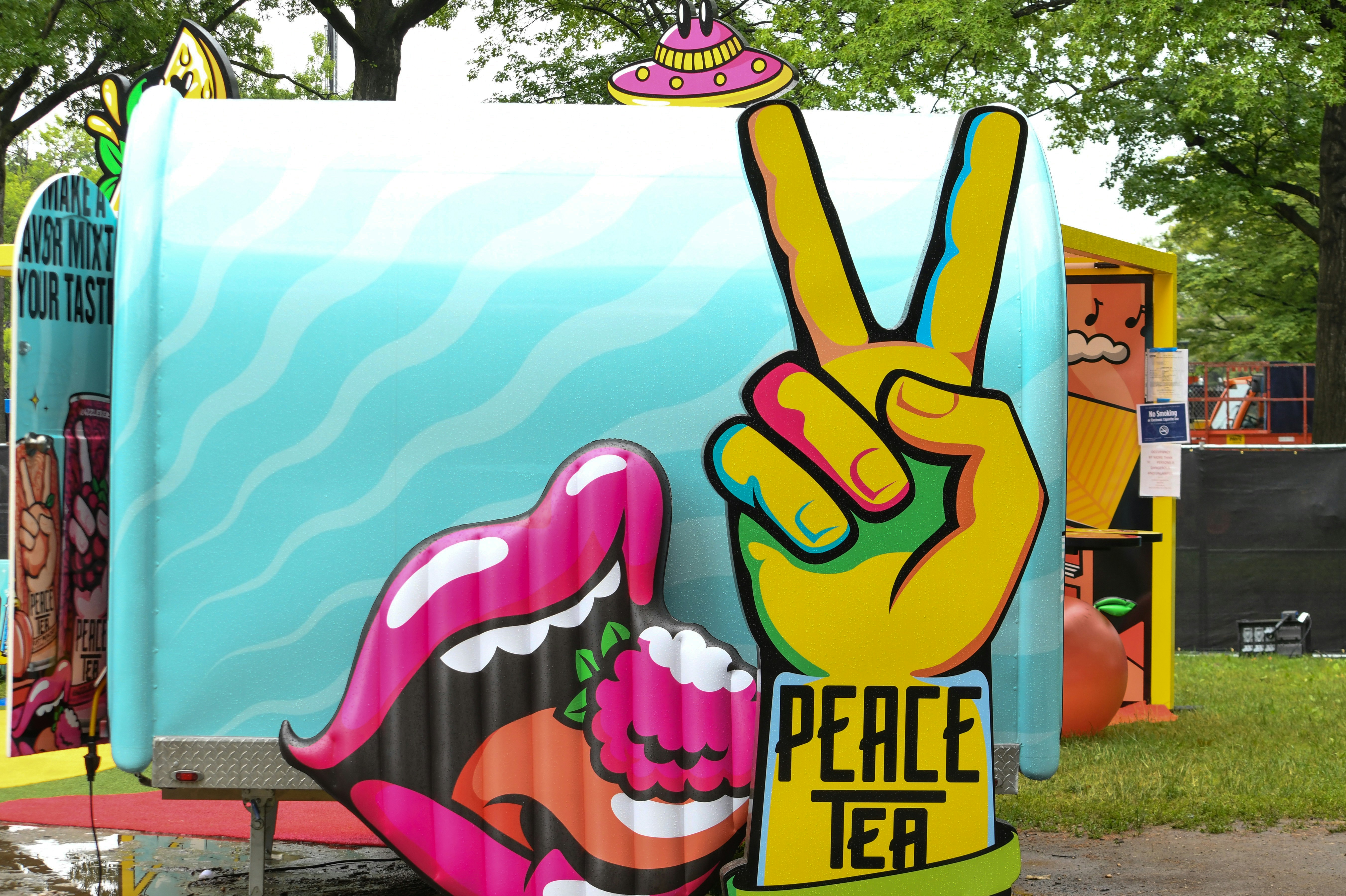 Bright, colorful art promotes "peace tea".