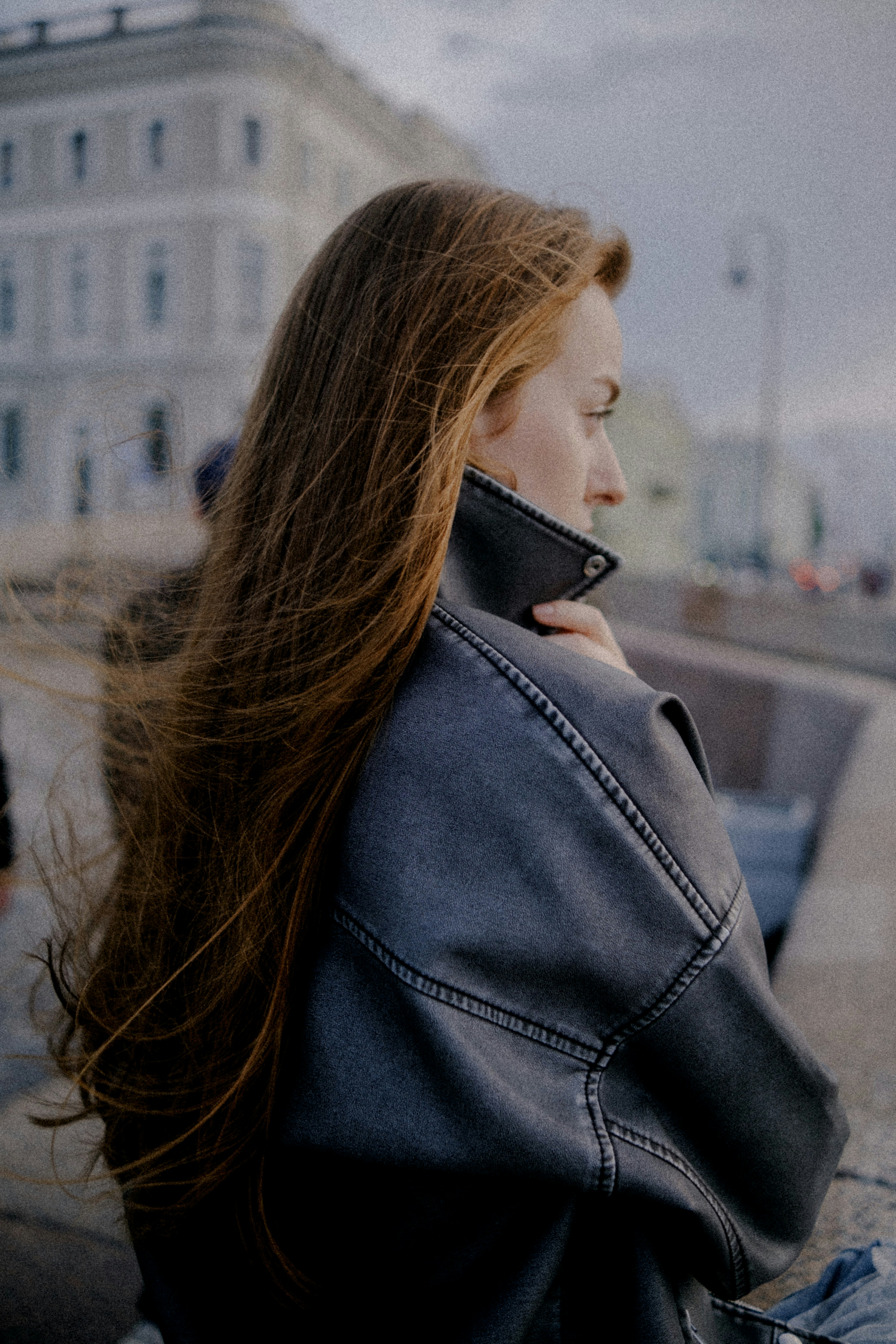 Two Men Fled the Restaurant Without Paying, but What the Waitress Did When She Caught Them Changed Everything