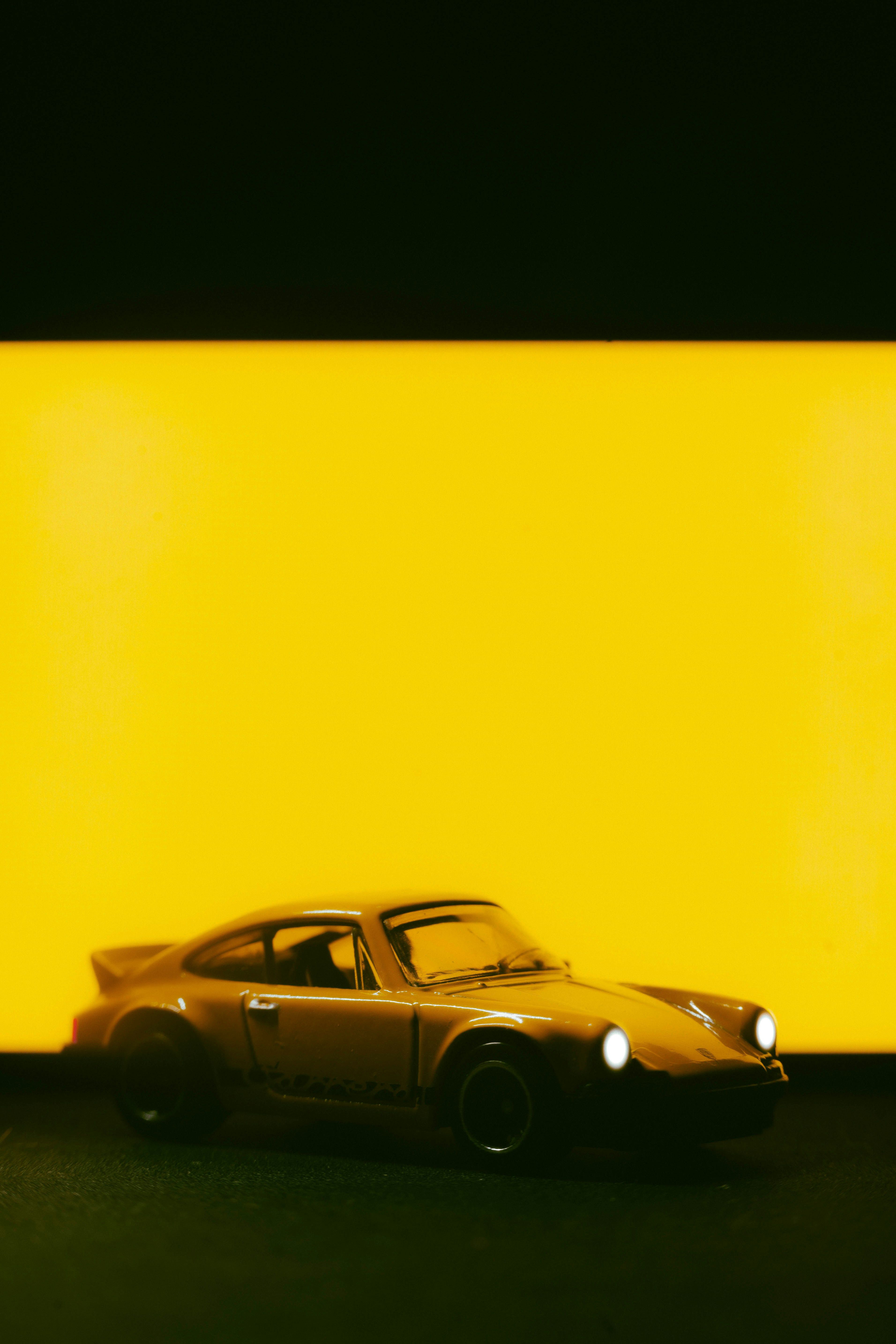 sunset road car, ilustrasi artikel Golden Hour Glow: Stunning Car Photography Backgrounds 3