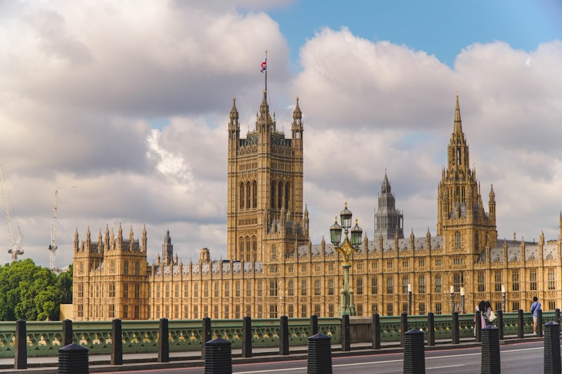 UK Parliament, 10 Downing Street, Westminster, press conference podium, British government building