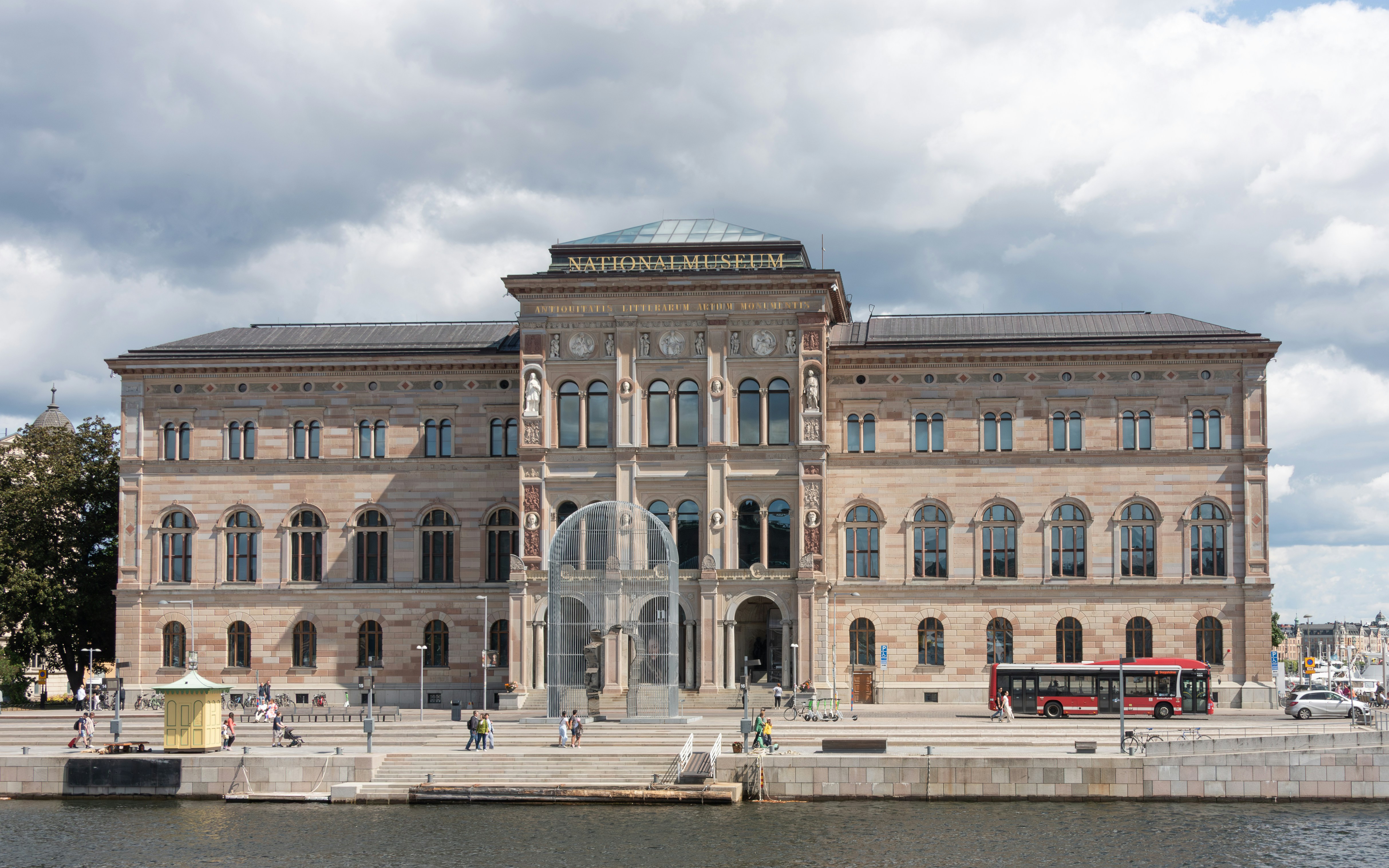 Photo by translytranslations