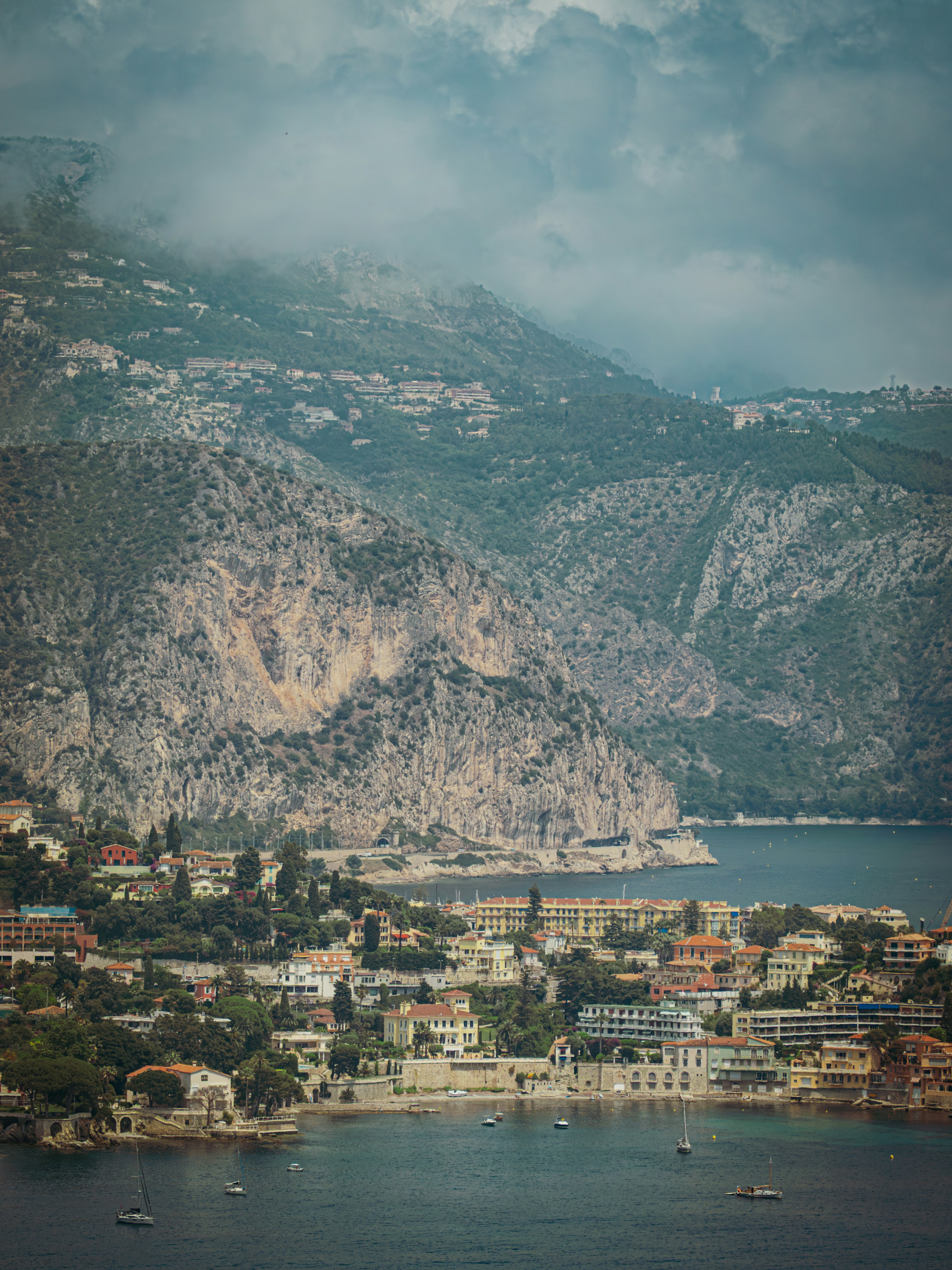 Photo by poli_graphy