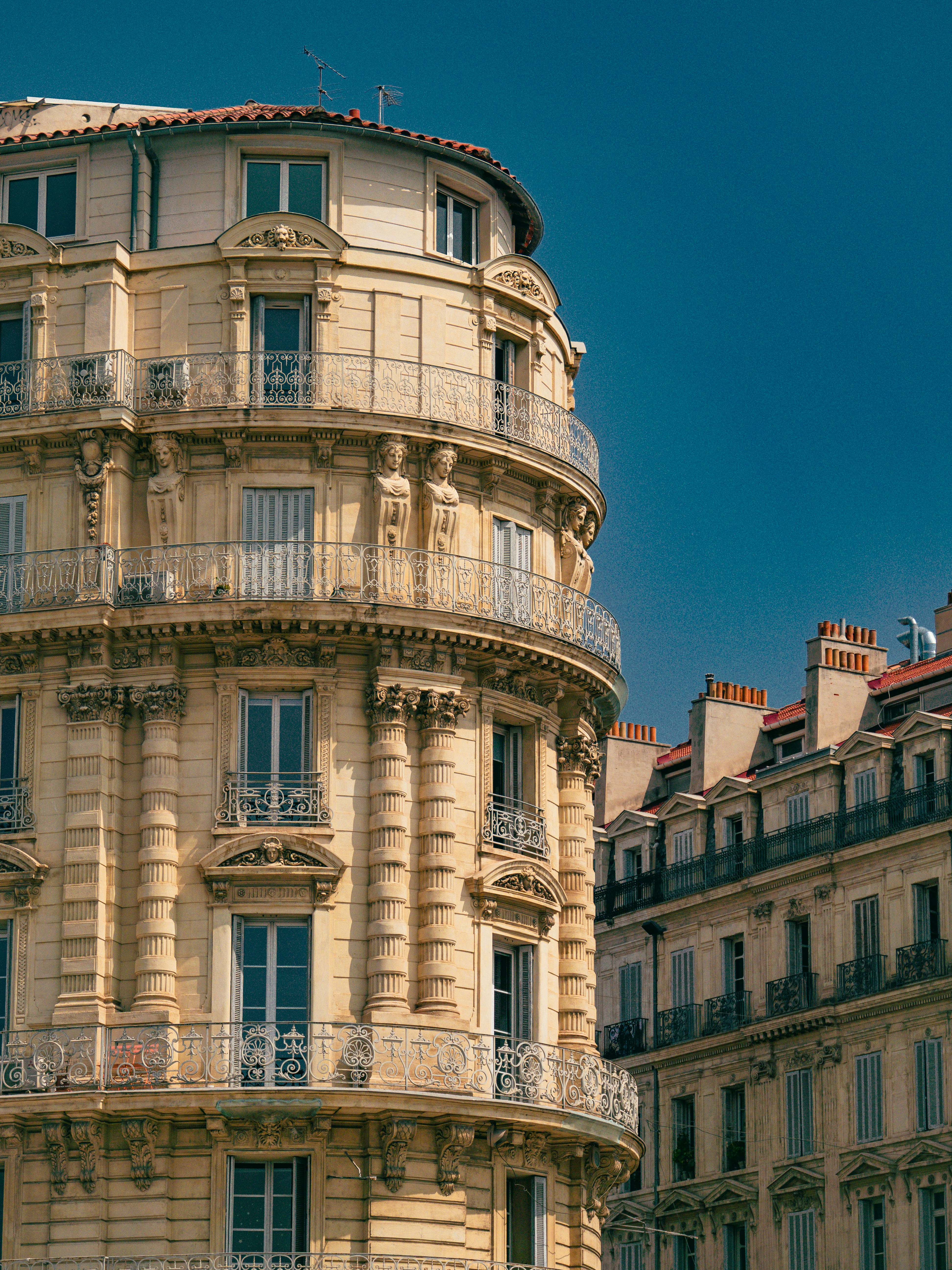 Photo by poli_graphy