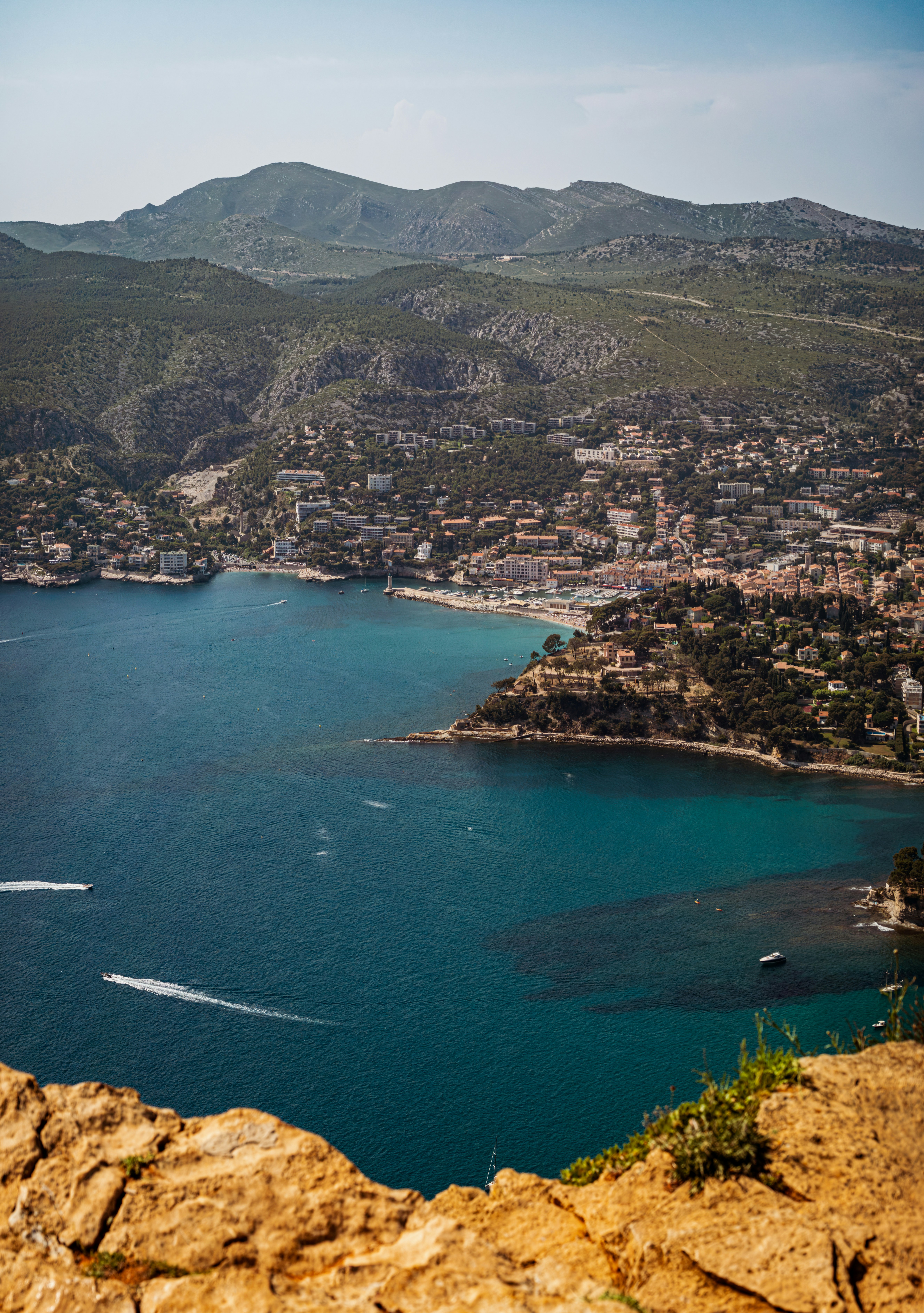 Photo by poli_graphy