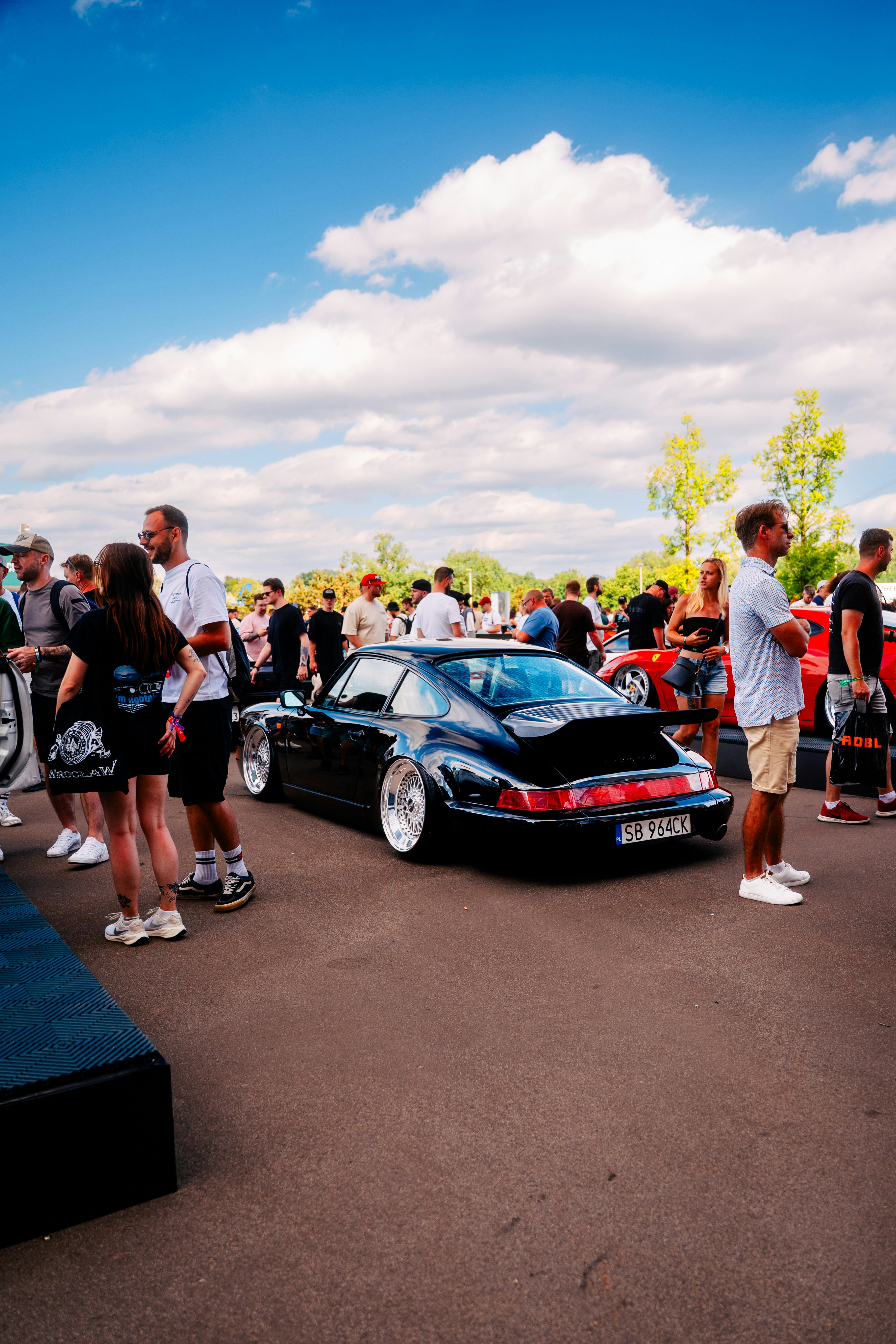 なめらかな車はカーショーの焦点です。