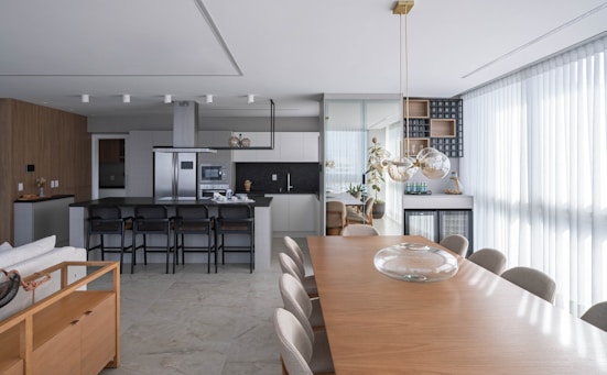A modern open-plan kitchen and dining room.