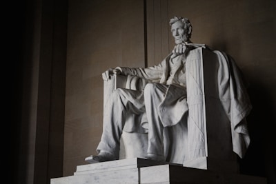 The lincoln memorial statue is shown here.