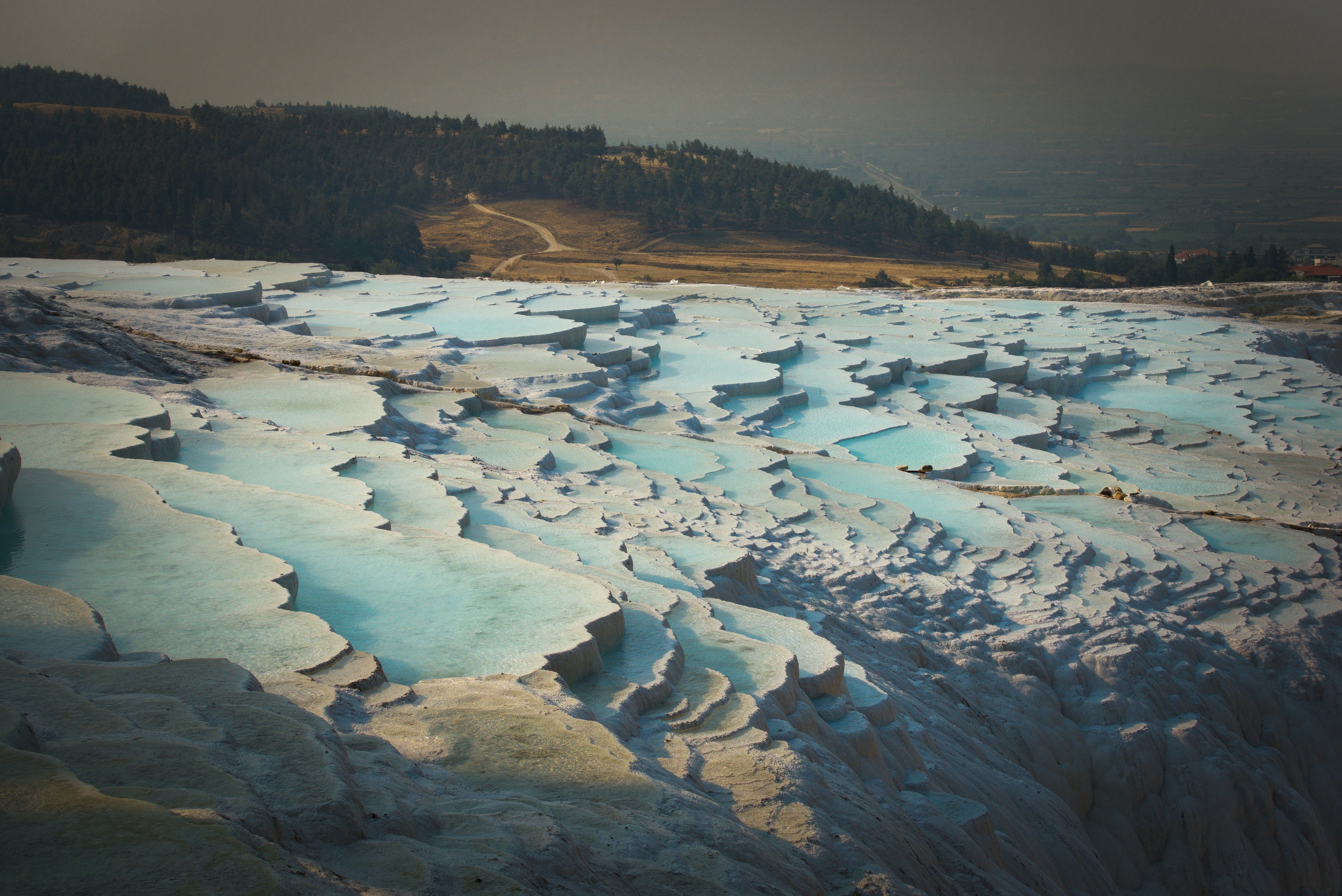 The image shows the stunning pamukkale terraces.