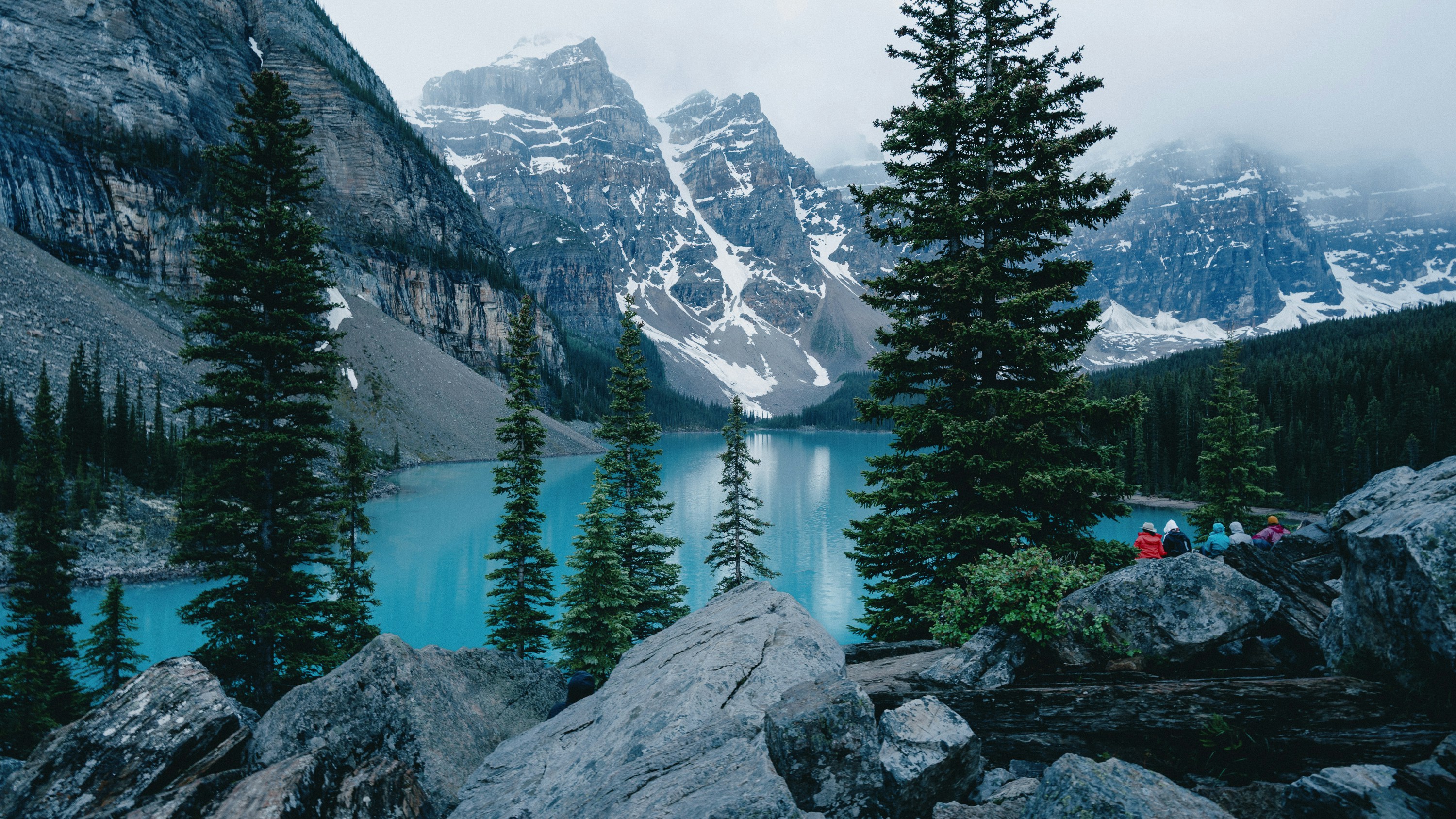Mountains and a serene lake create a beautiful landscape. photo – Free  Forest Image on Unsplash, image size:3000x1687