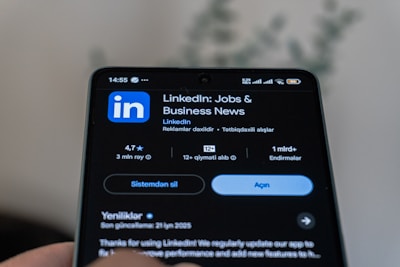 Linkedin app is shown on a smartphone screen.