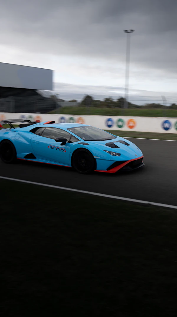 Lamborghini Huracán hire