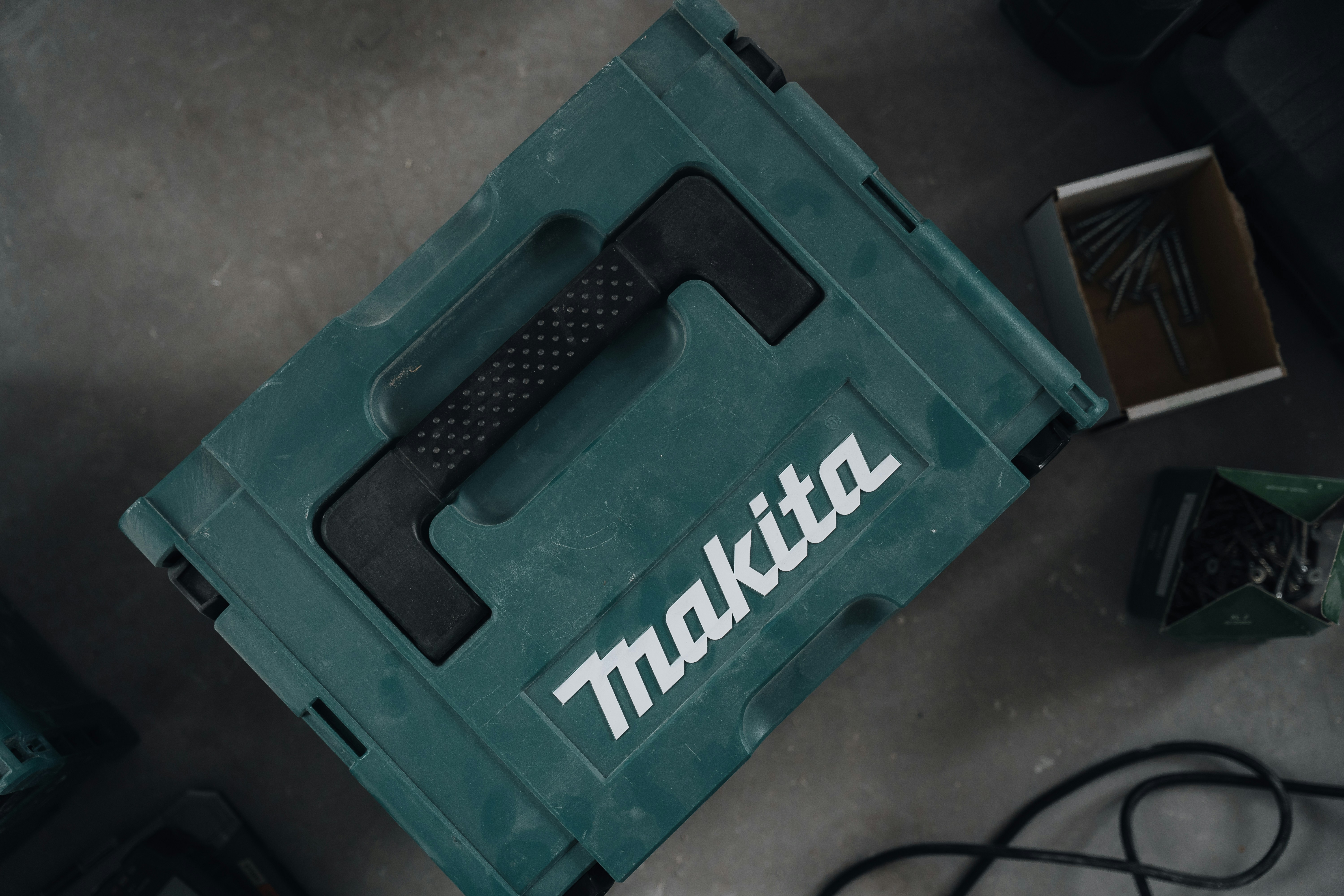 Makita high pressure cordless tire inflator digital display gauge