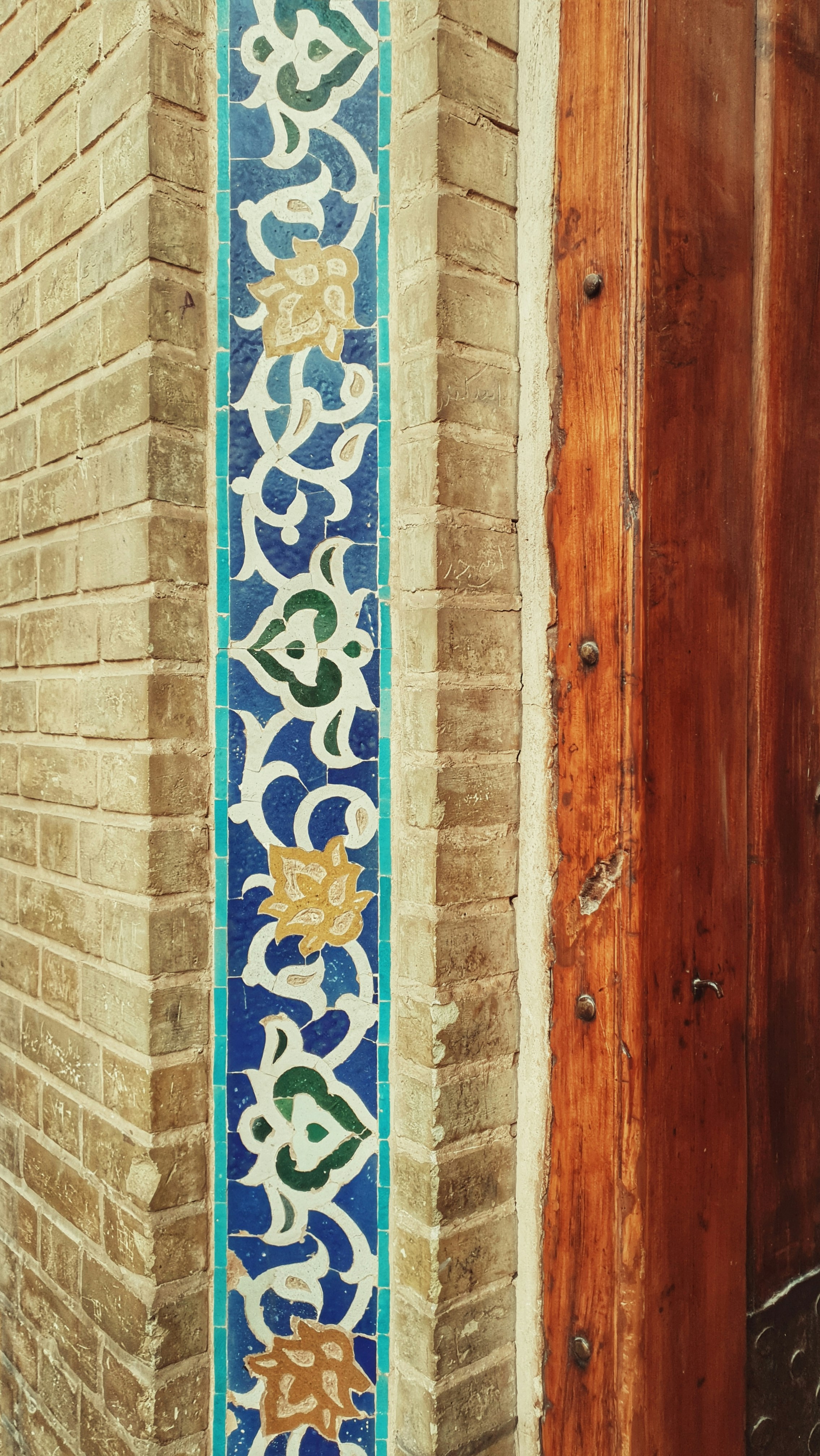 Photo by hasanalmasi