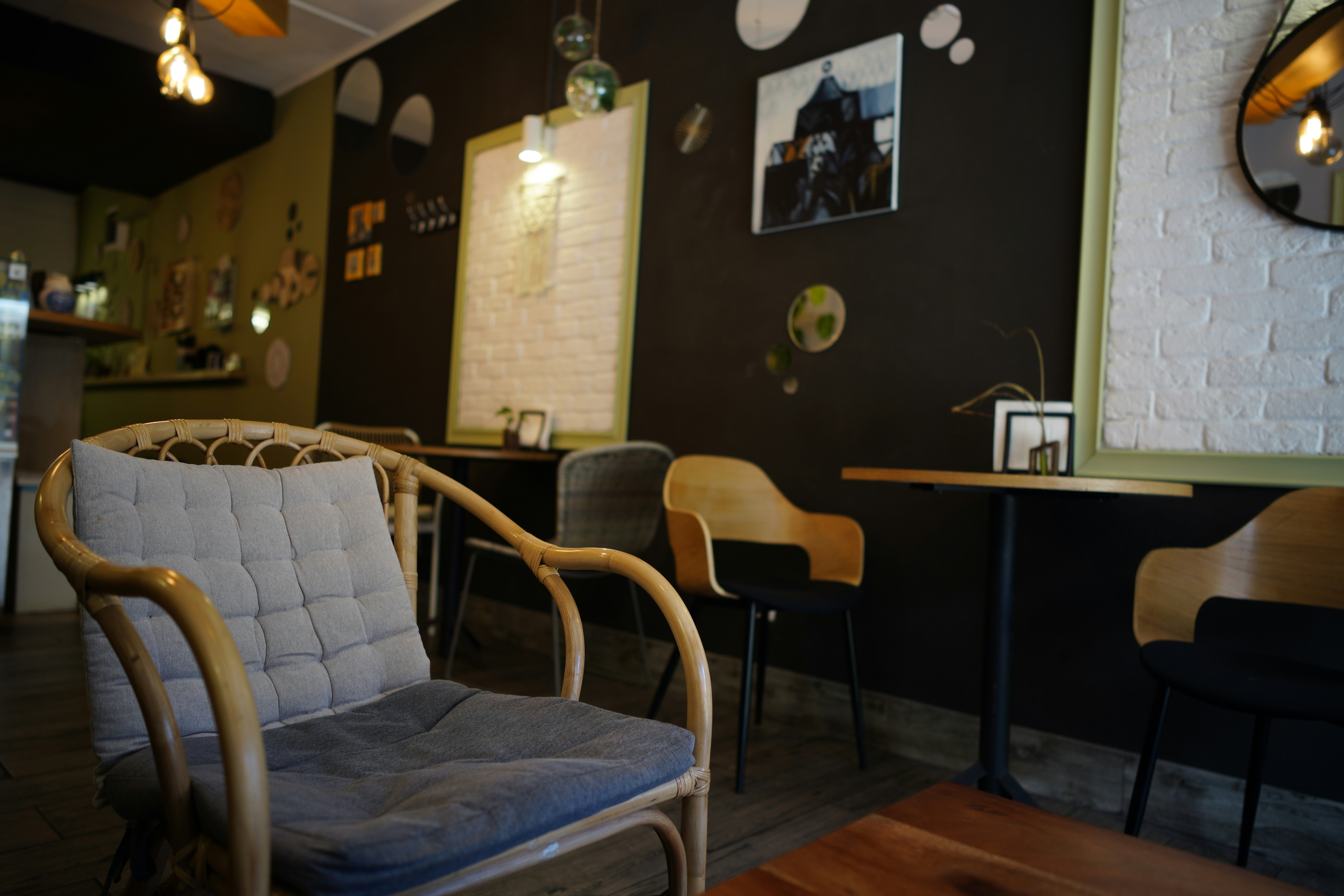 Modern coffee shop chair