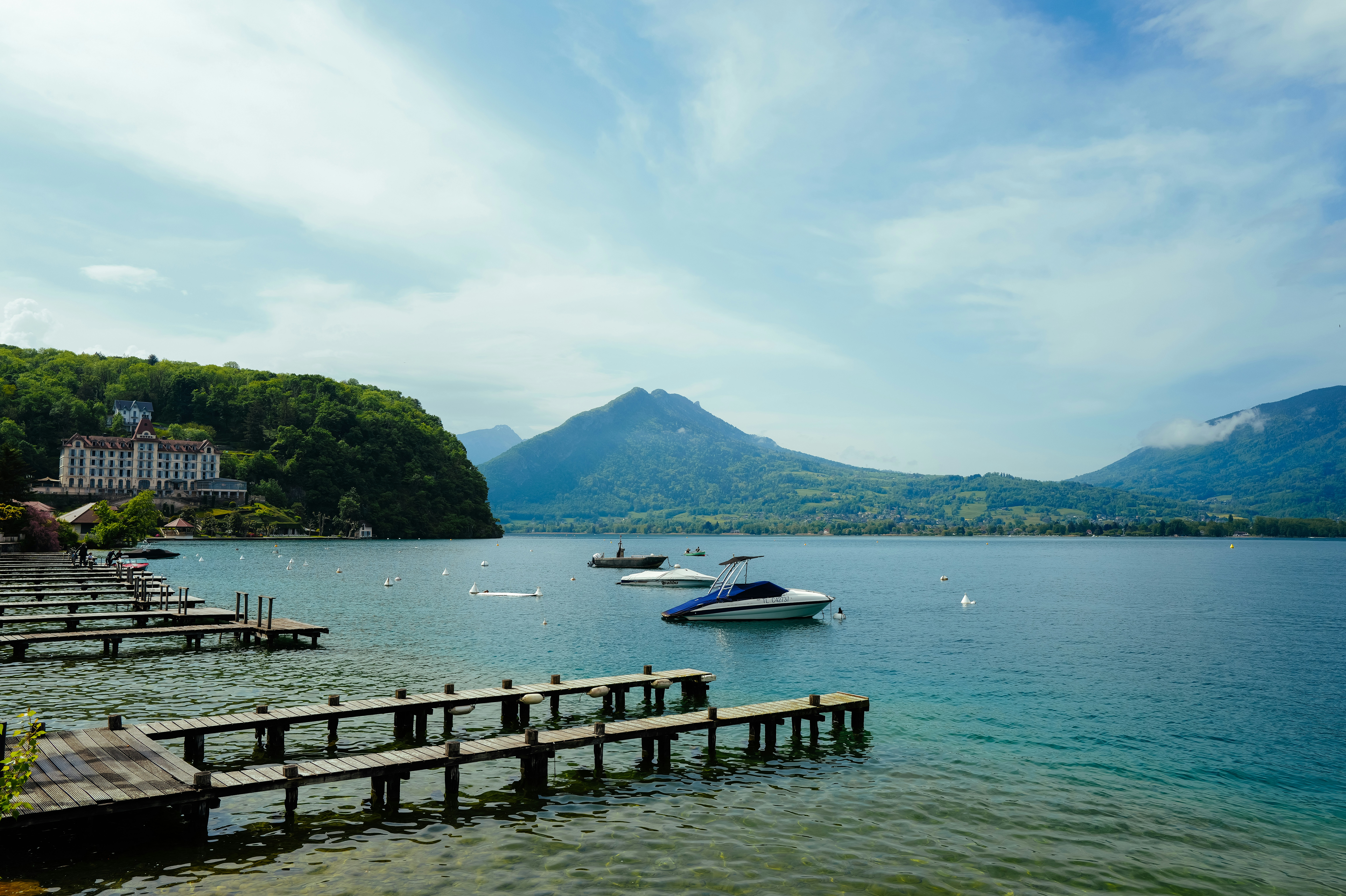 Photo by adrienolichon