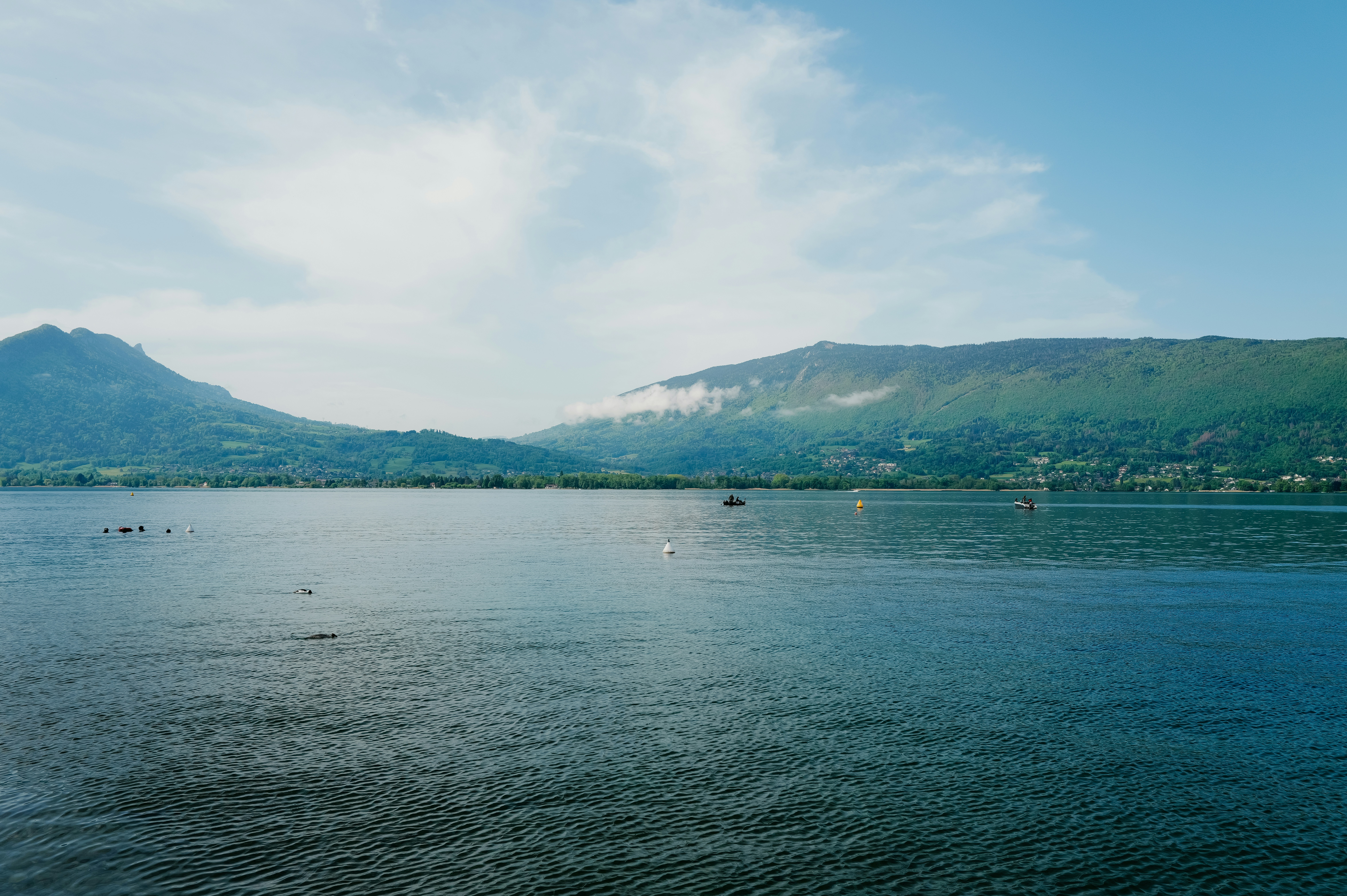 Photo by adrienolichon