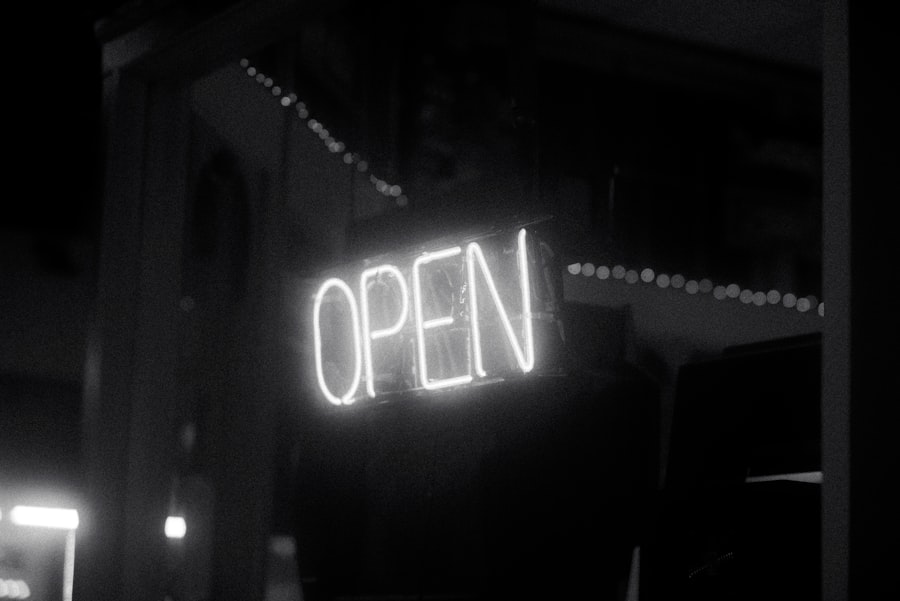 Enseigne lumineuse fabriquée sur mesure pour un commerce
