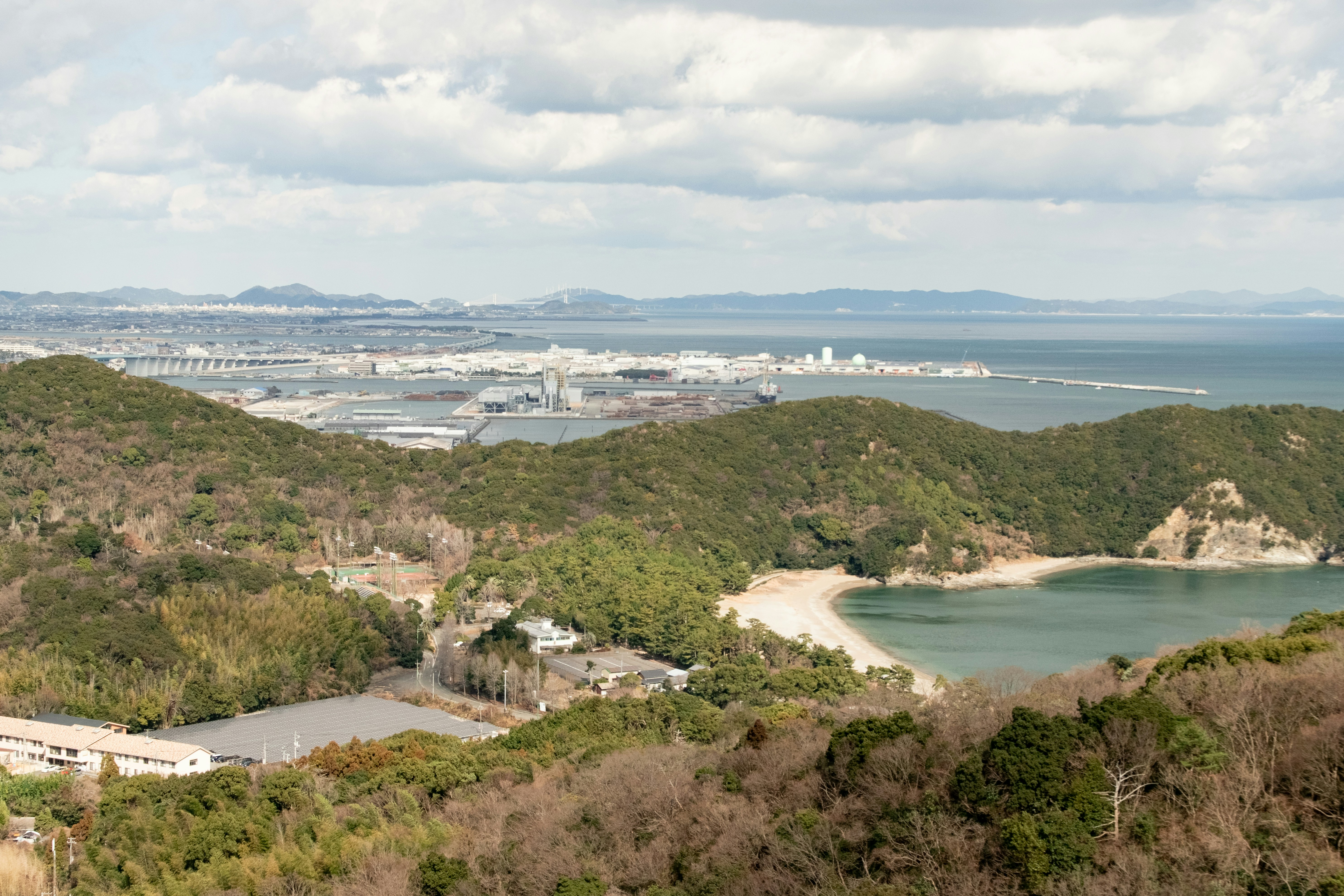 Ritsurin Garden's tea house and pond