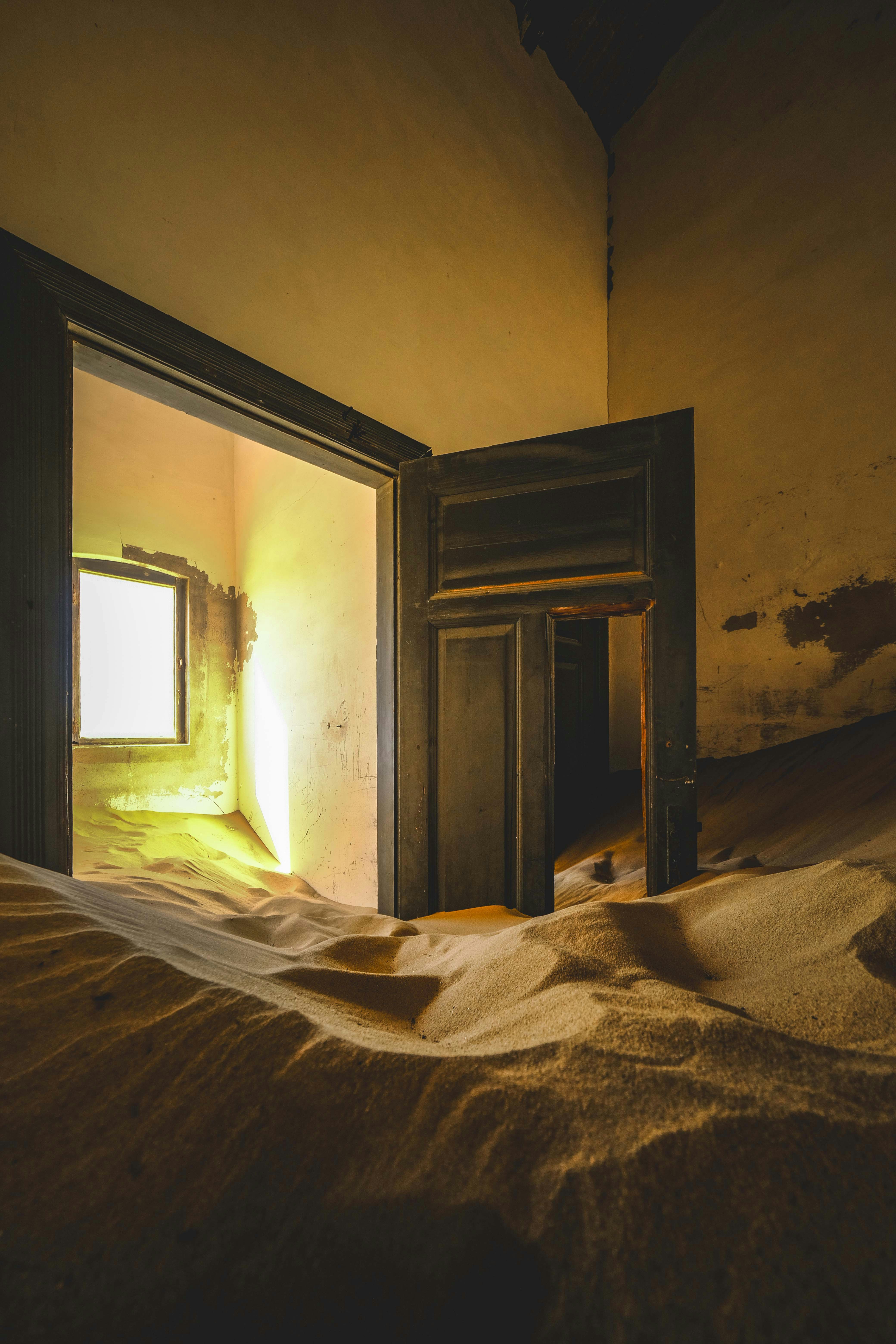 ナミビア　廃墟　写真集 砂漠の廃墟を撮るフォトグラファー「Romain Veillon」 | TABI LABO