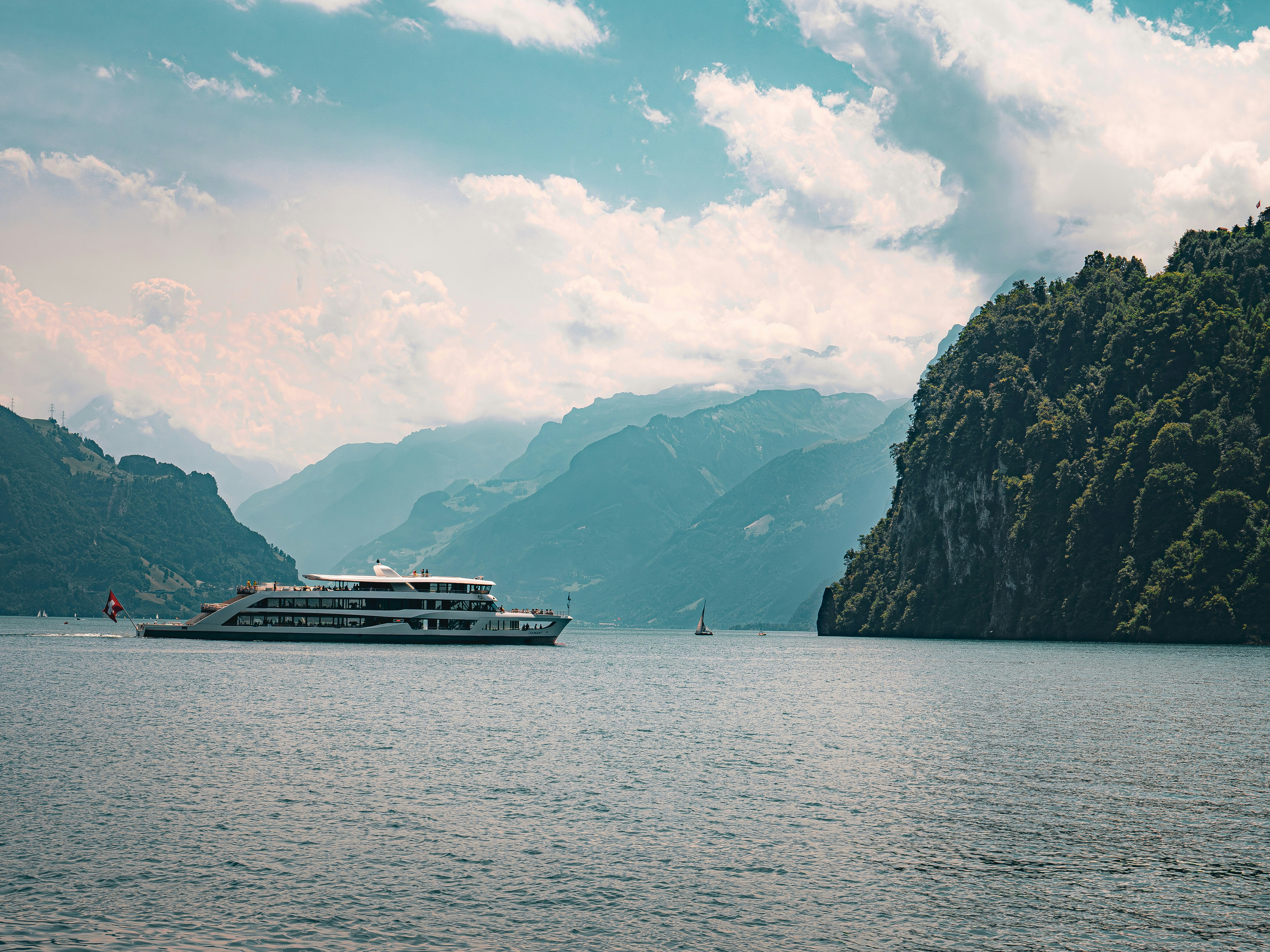 Photo by poli_graphy