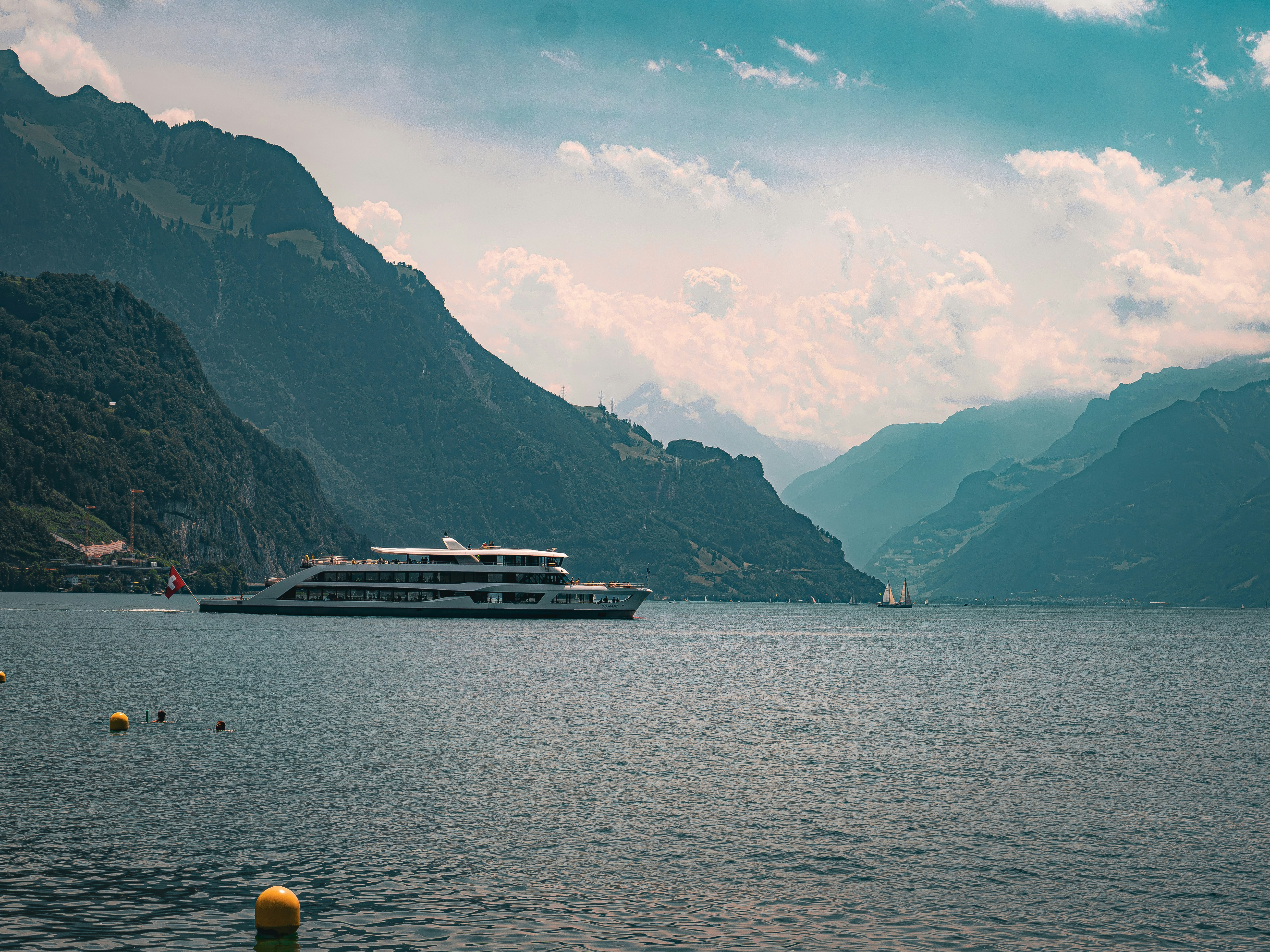 Photo by poli_graphy