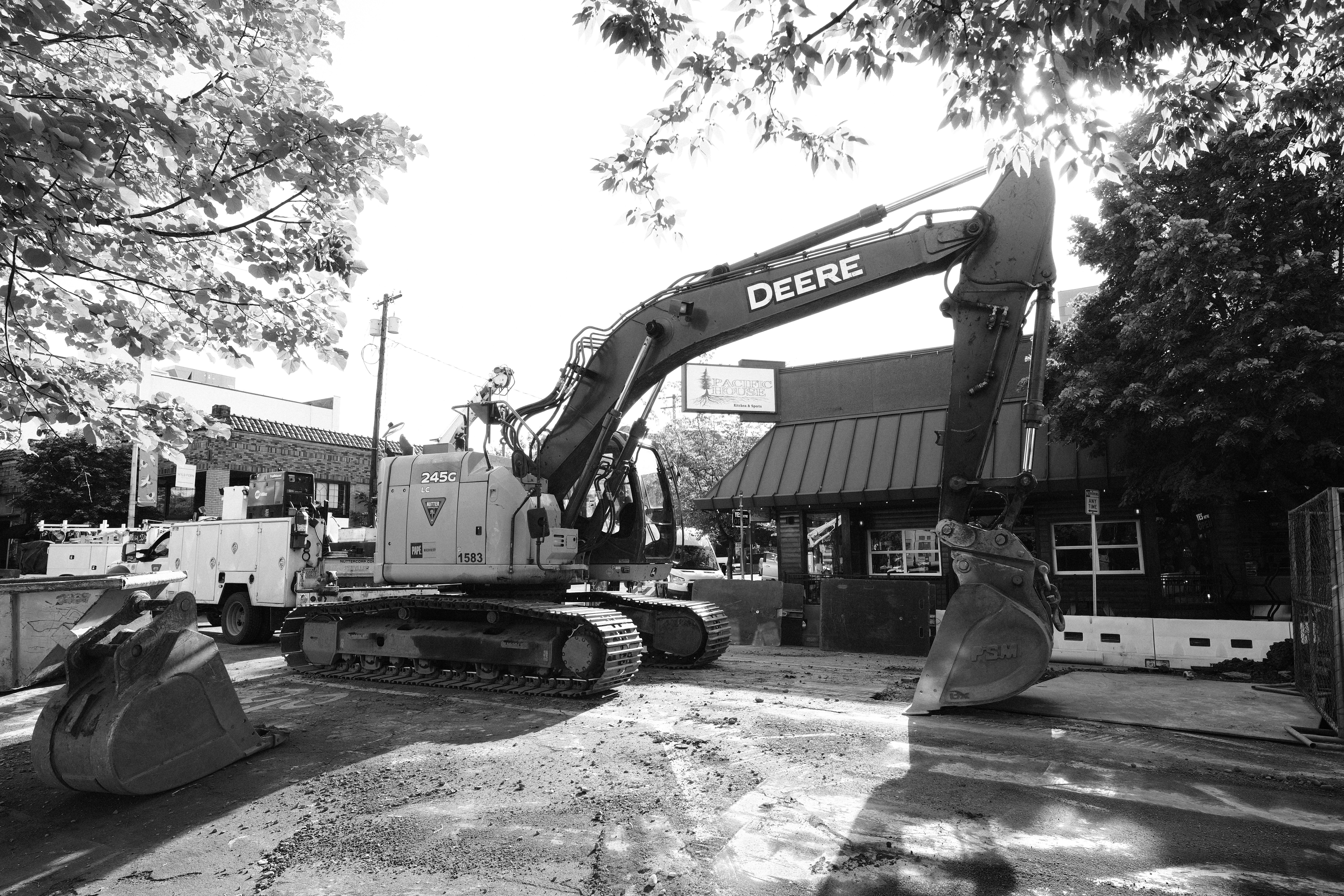 JLXFOUR Excavating's image