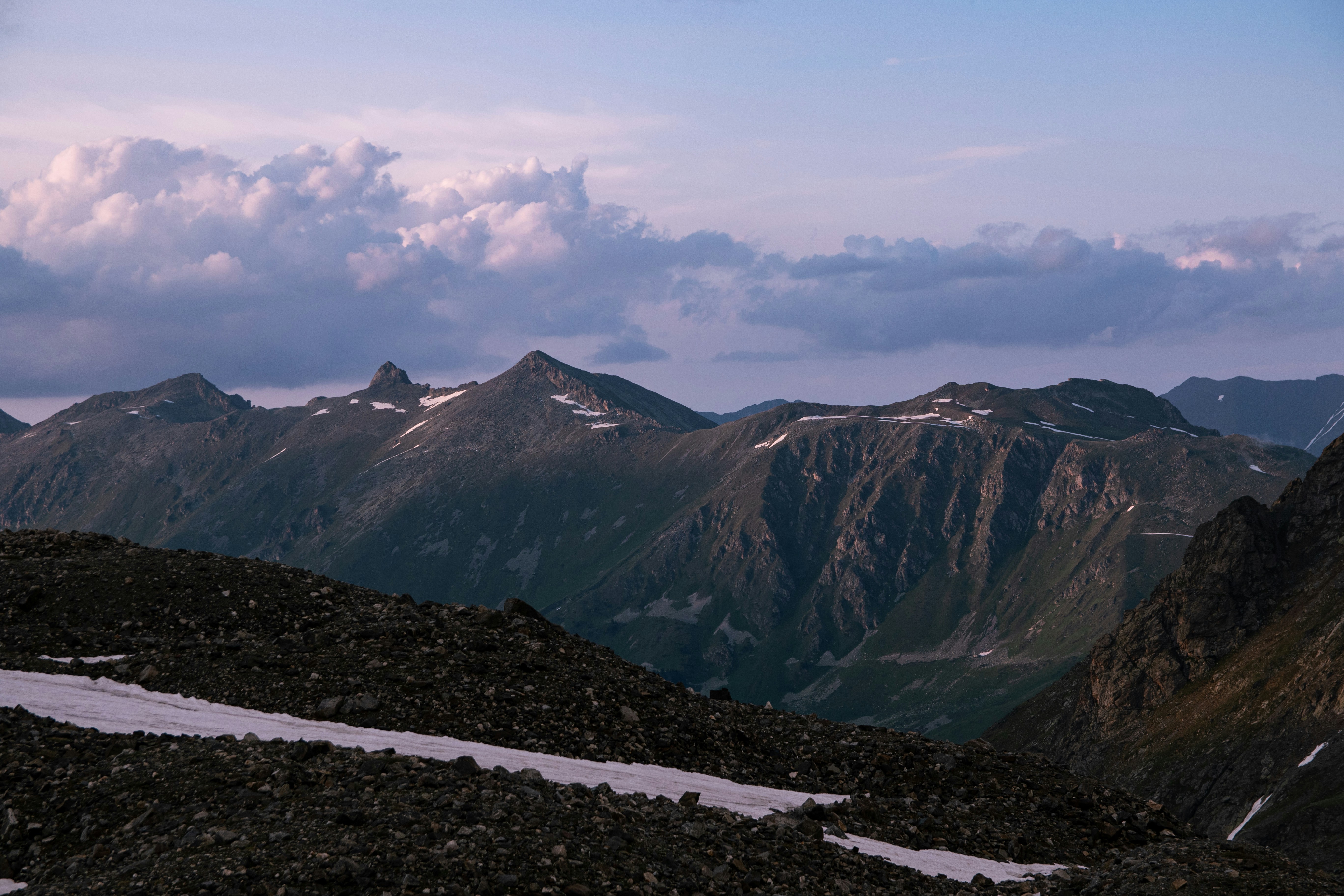 Photo by maksimzaviktorin