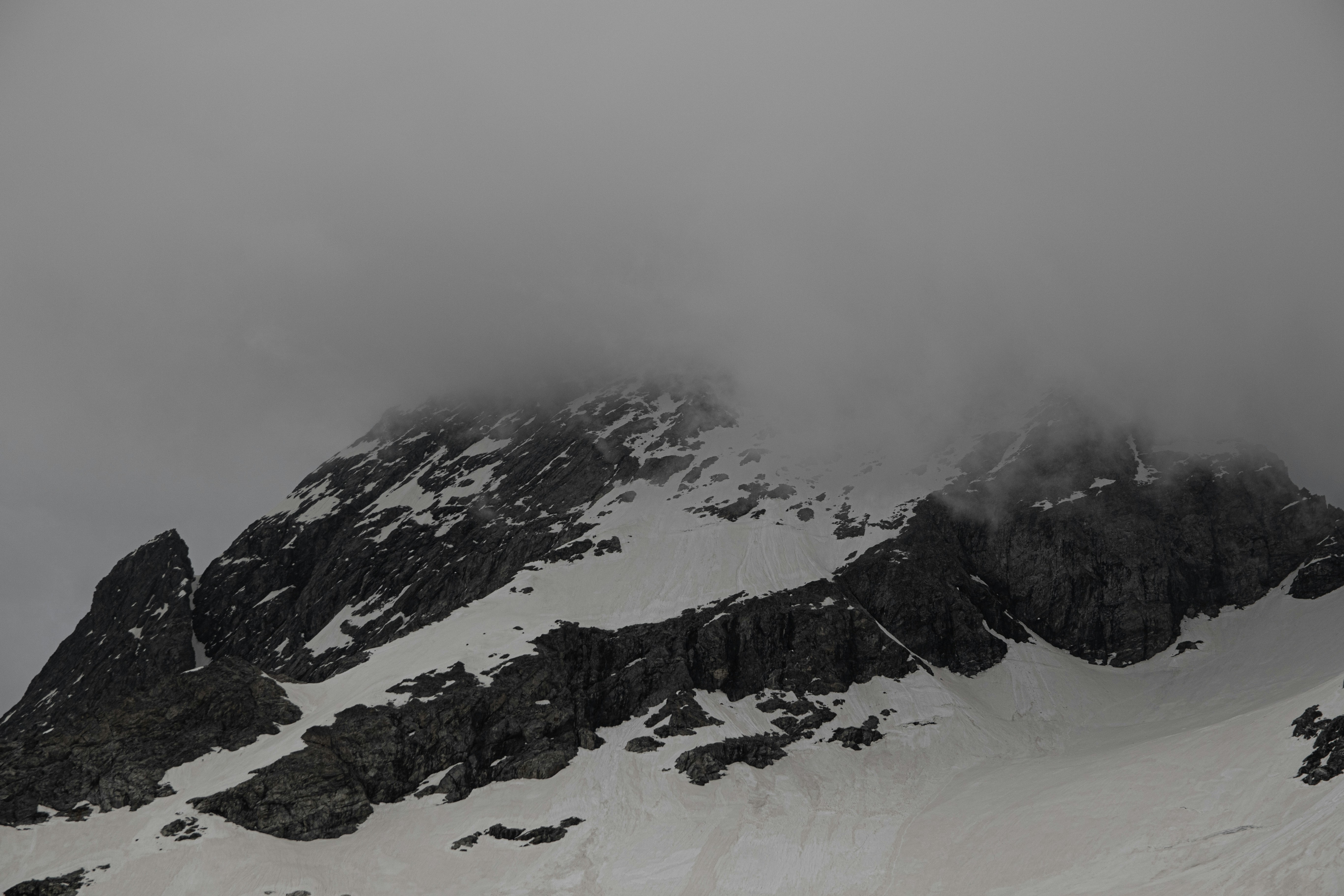 Photo by maksimzaviktorin