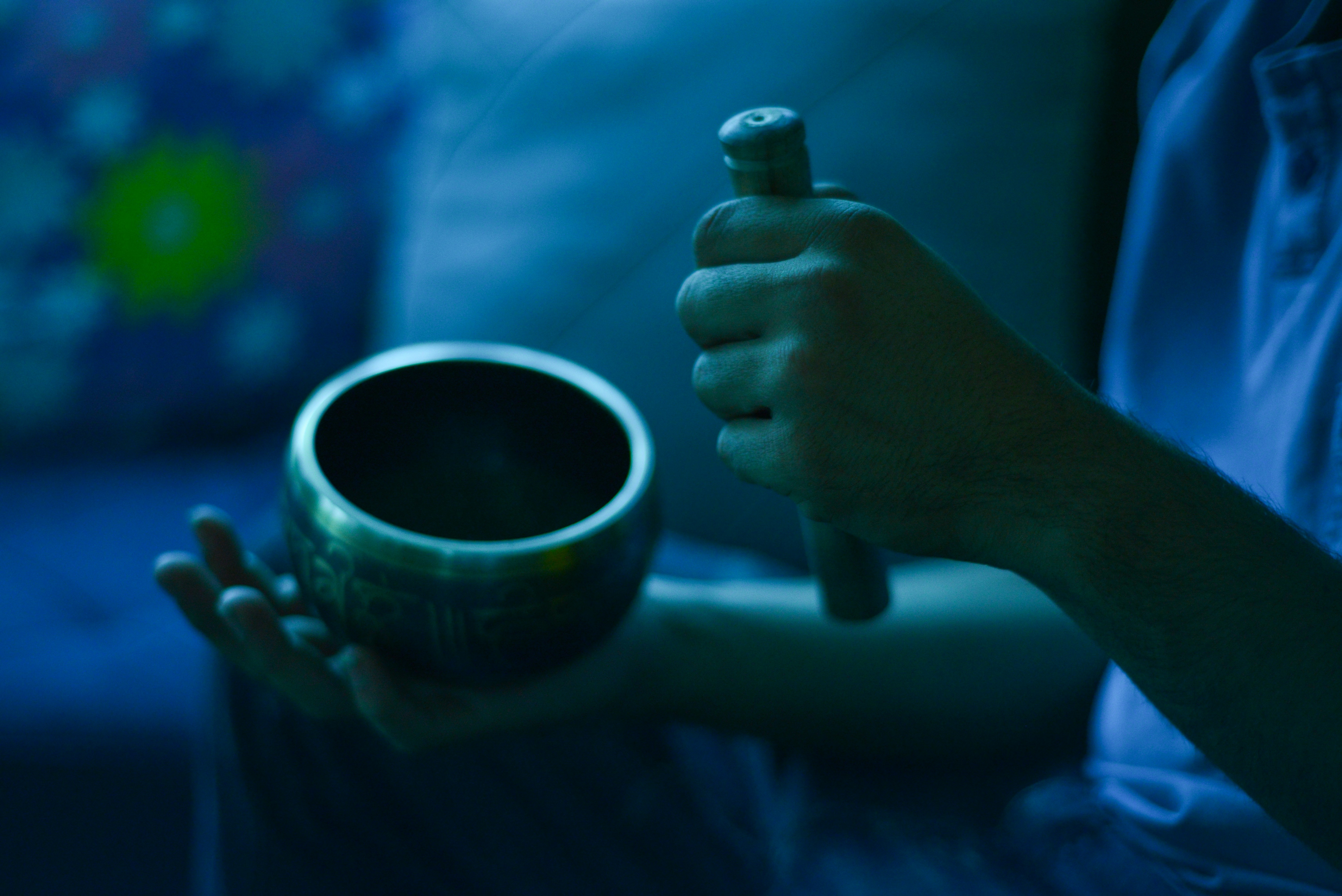 Os chás para ajudar a dormir (camomila, cidreira)