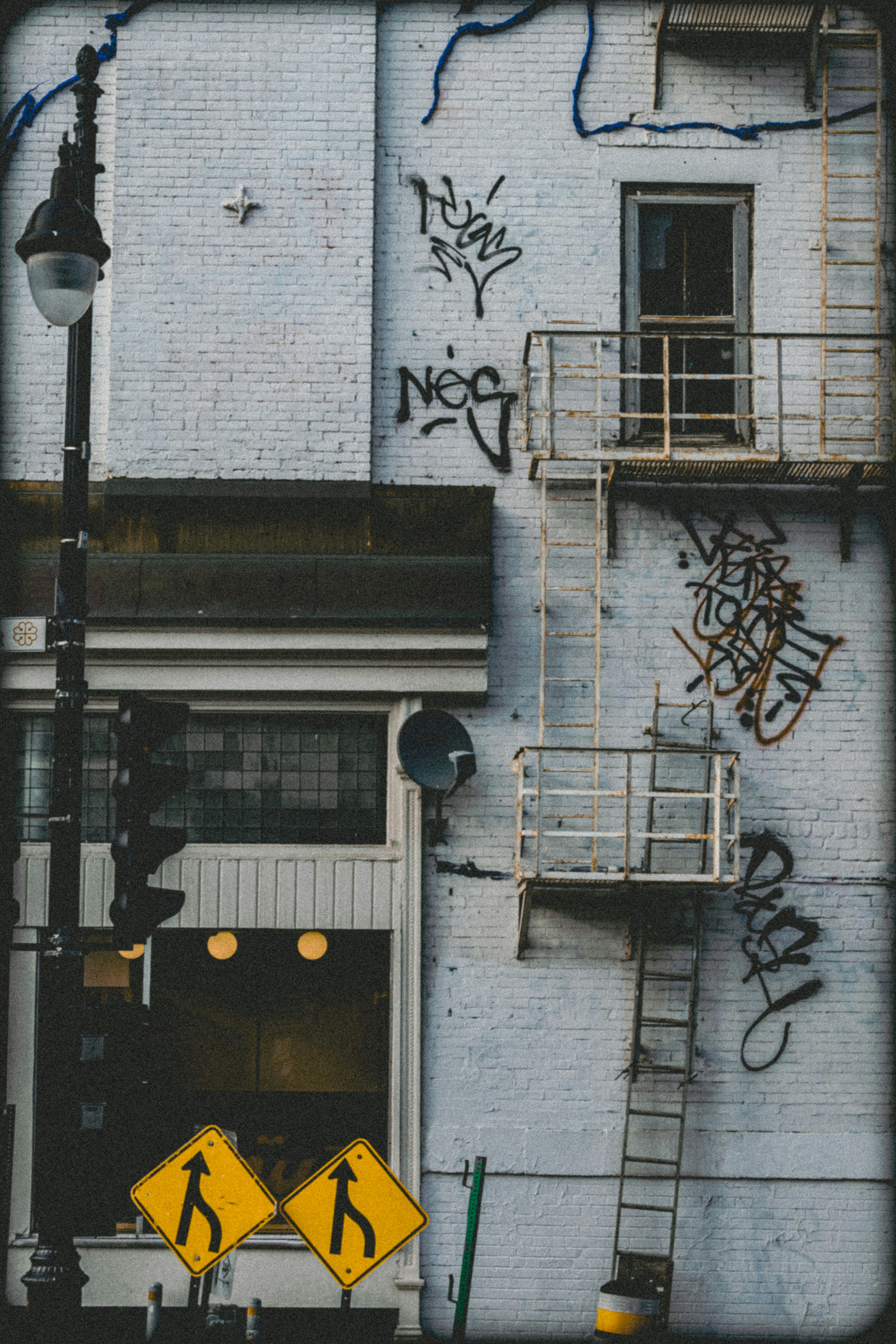 y2k aesthetic wallpaper, wallpaper, How to Rock Y2K Outfits: Style on a Budget 6