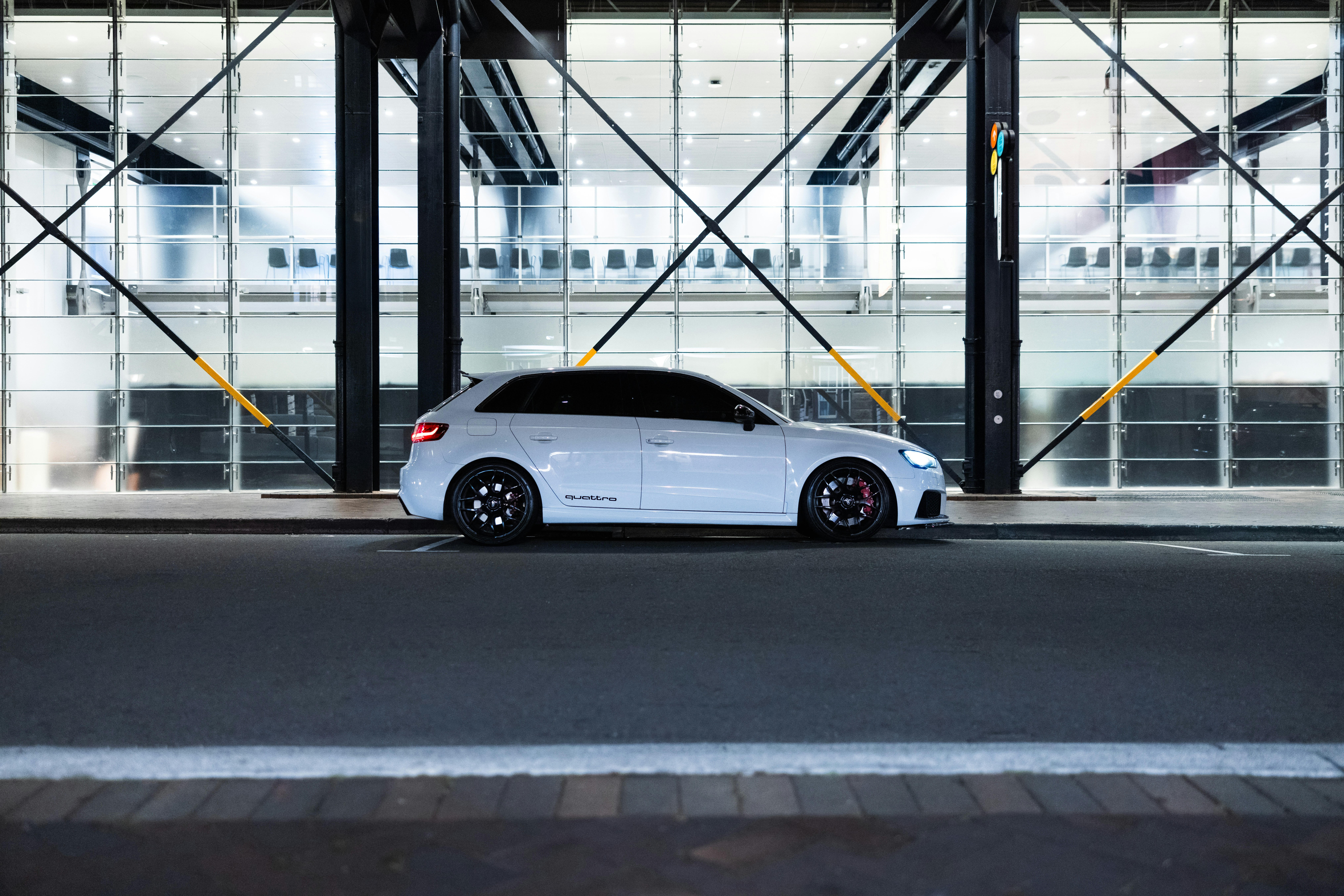 Photo by mozemocraft