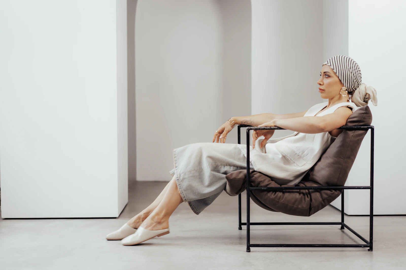 Calça off-white: como usar a peça mais temida do guarda-roupa