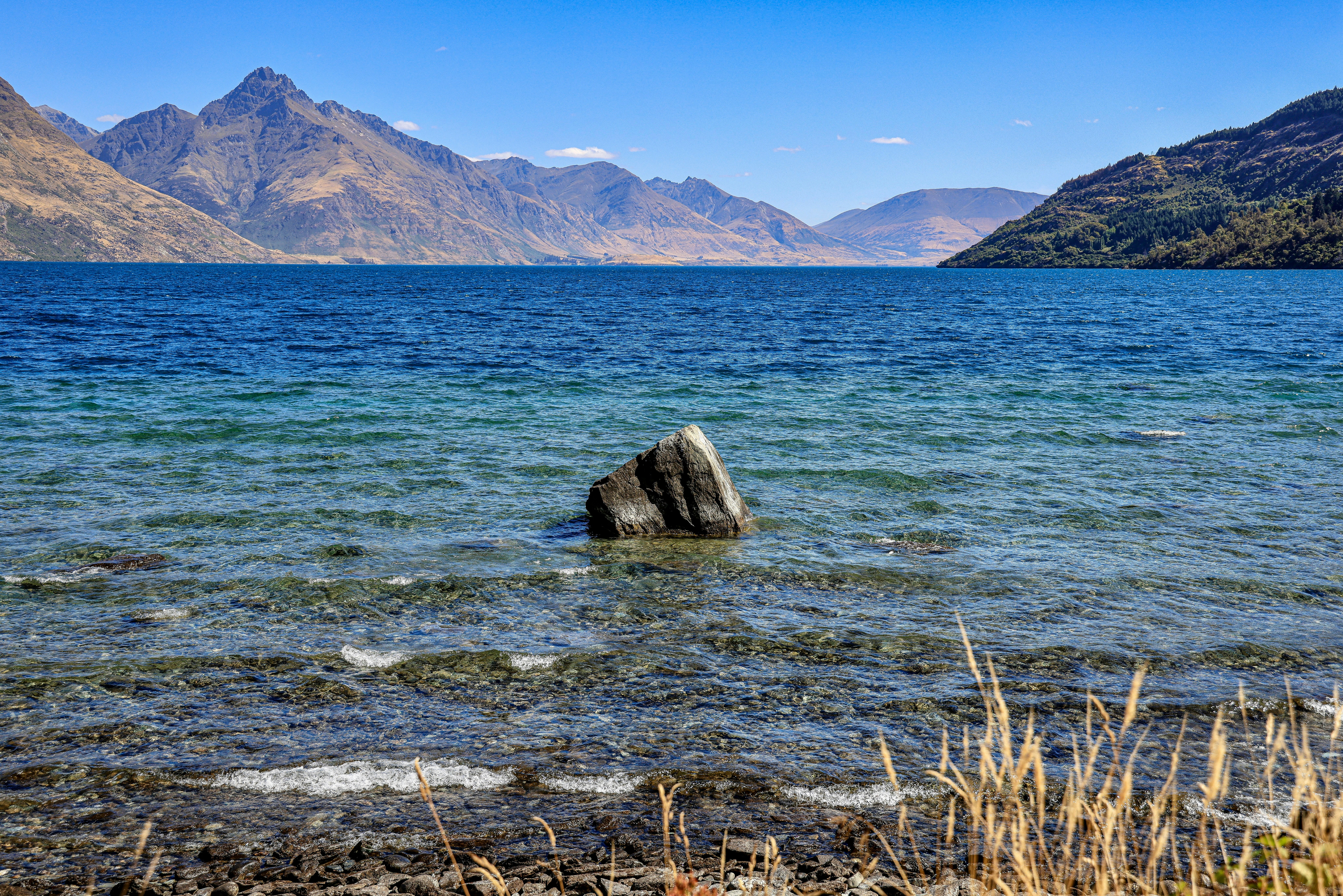 Photo by maximilian_brand