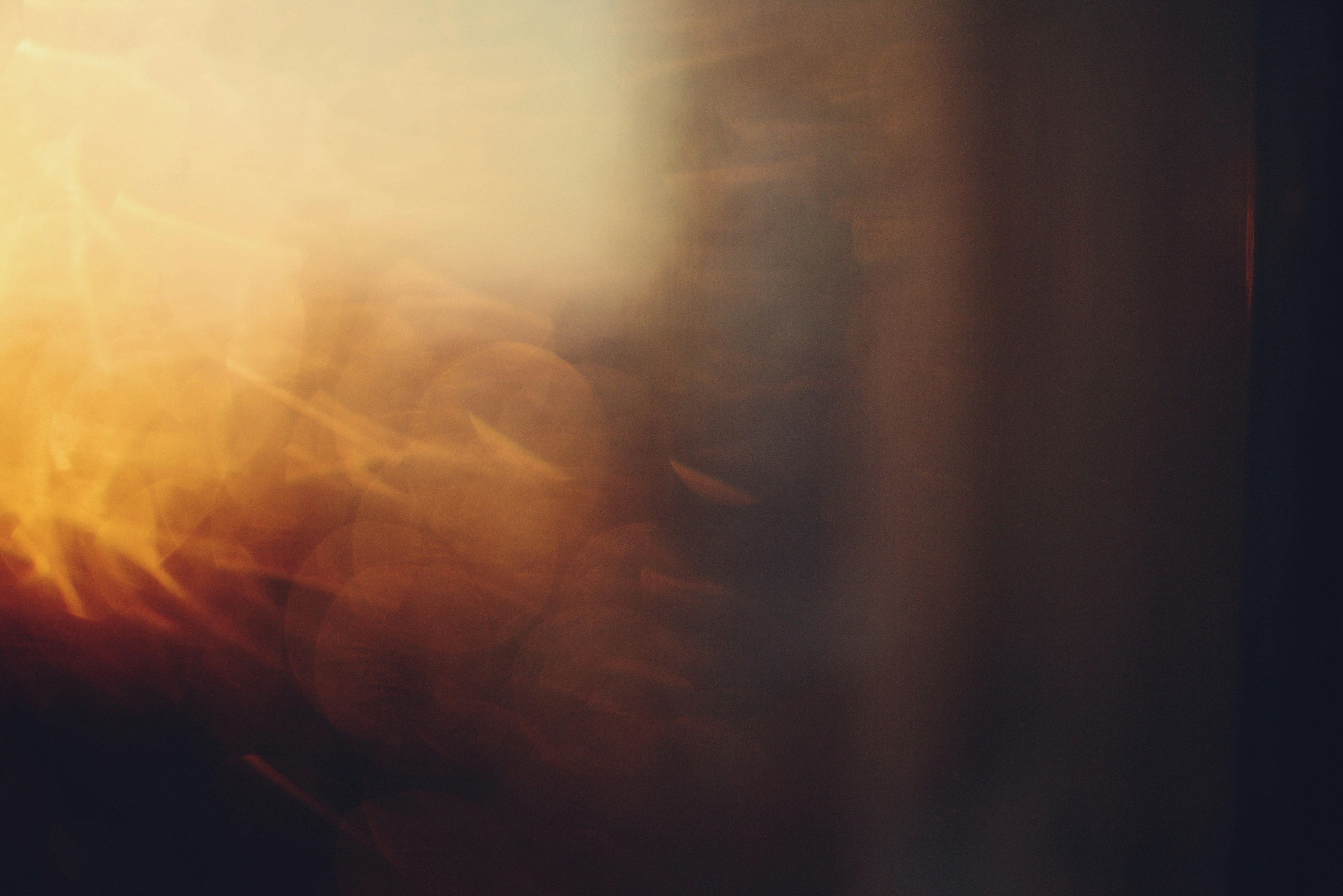 gray computer monitor