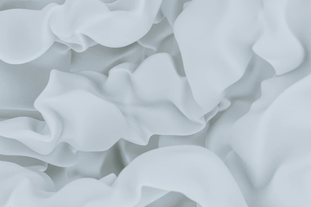 부드러운 흰색 면 소재 위에 자연광이 내리쬐는 모습 &mdash; 미스 디올 블루밍 부케 베이스노트 화이트 머스크