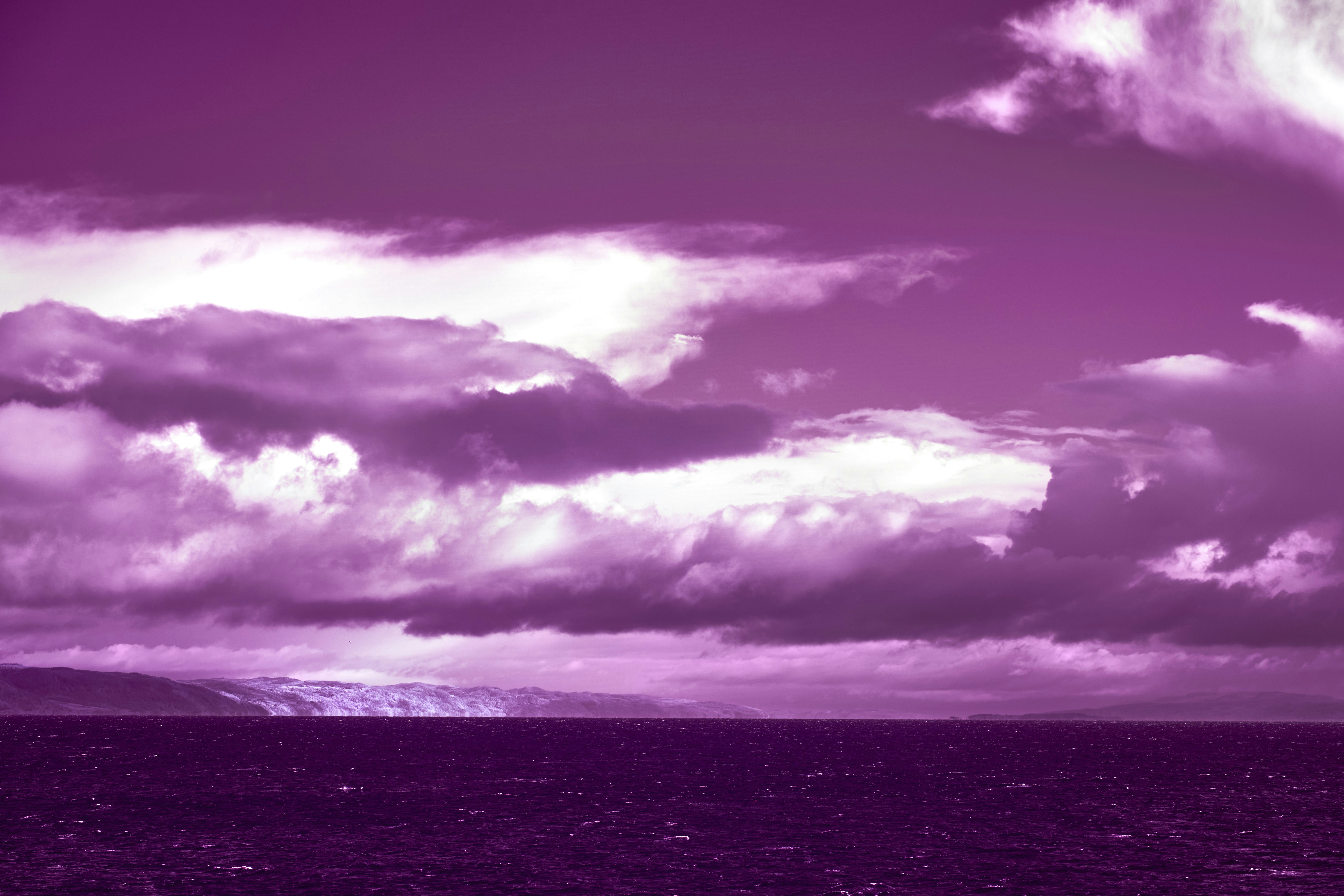 photo-1752244965915-