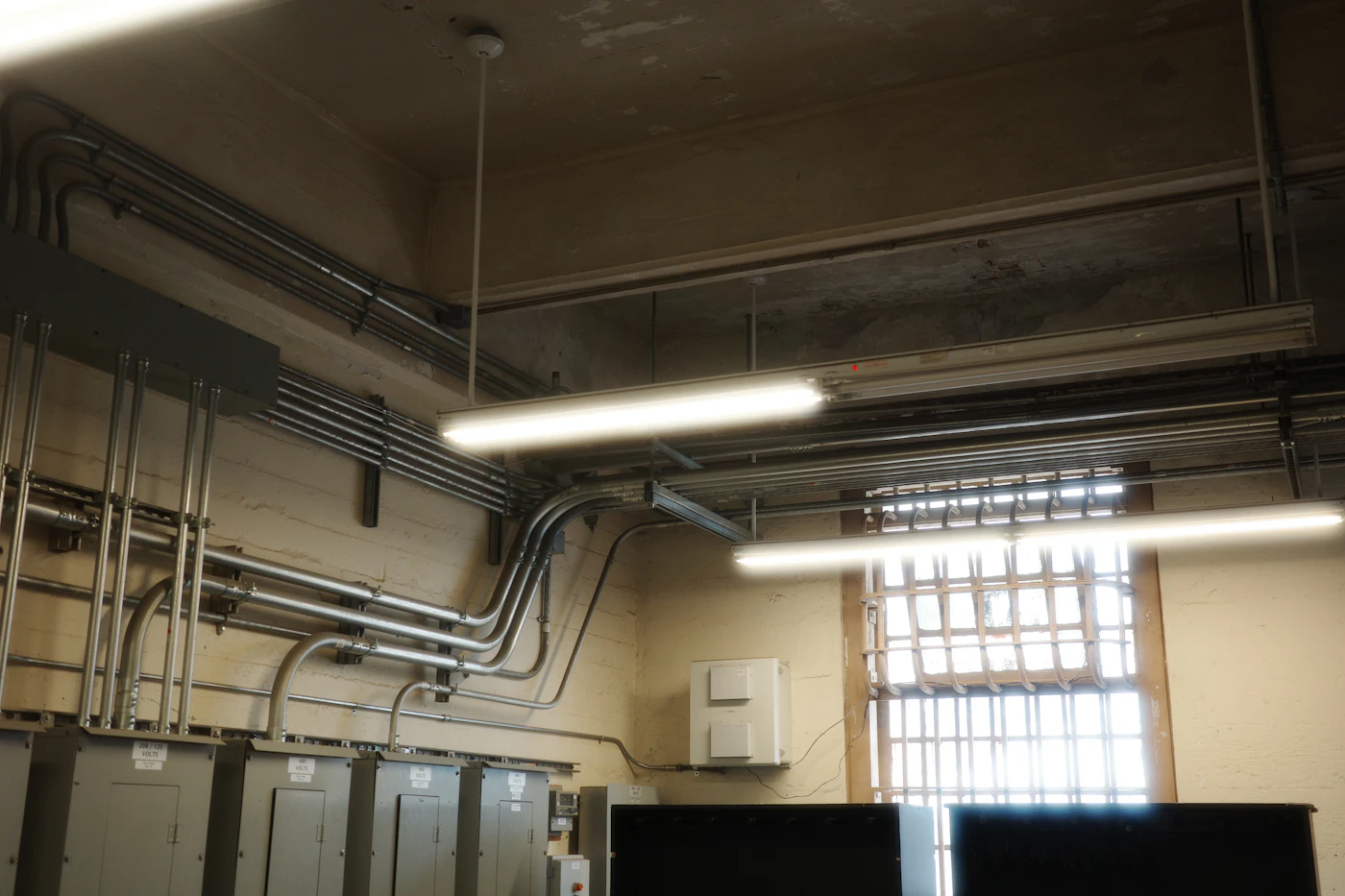 Instalaciones de un espacio comercial en renovación
