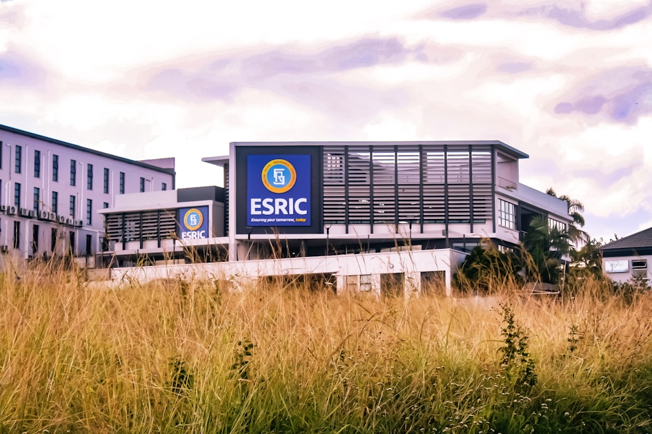 EITC 2026: Earned Income Tax Credit Amounts, Income Limits, and Who Qualifies