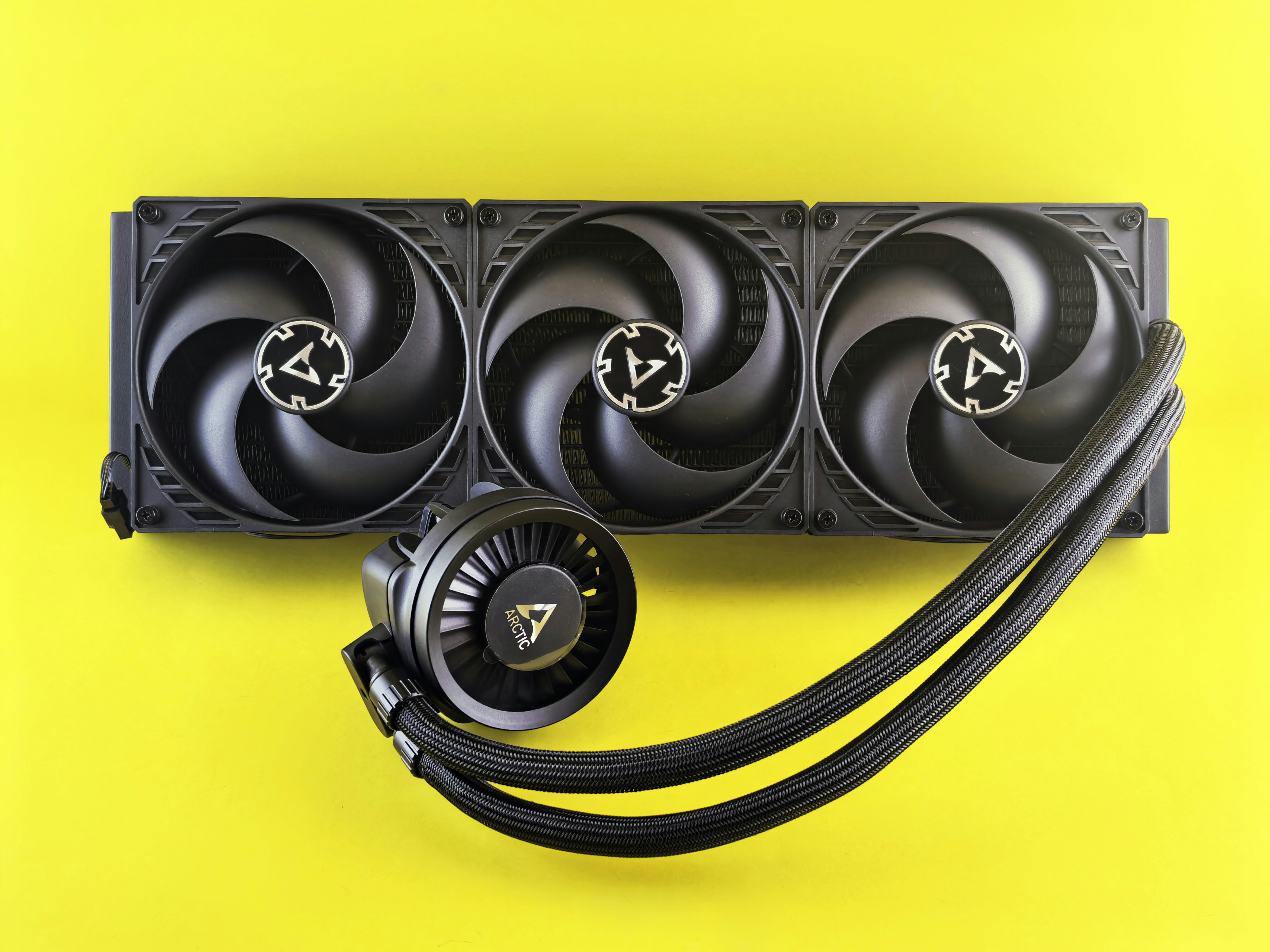 An arctic liquid freezer ii 360 cpu cooler