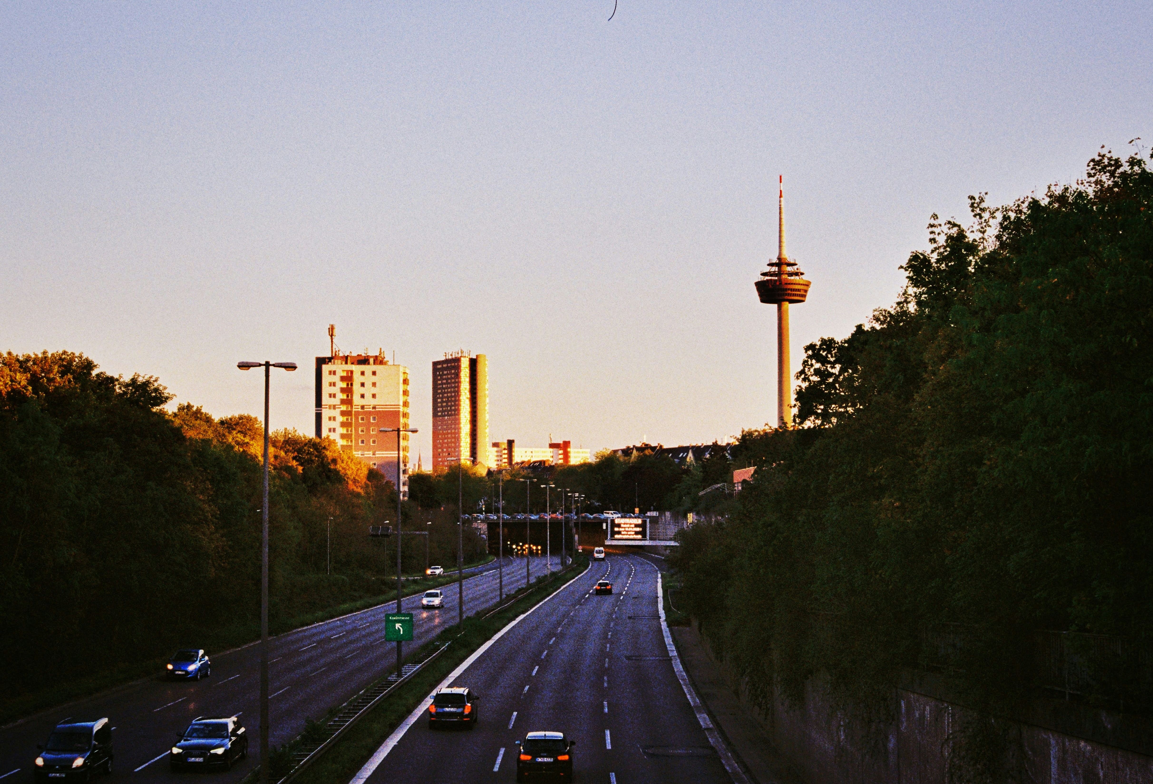 photo-1752481445026-dccd55ae84f7?ixid=M3