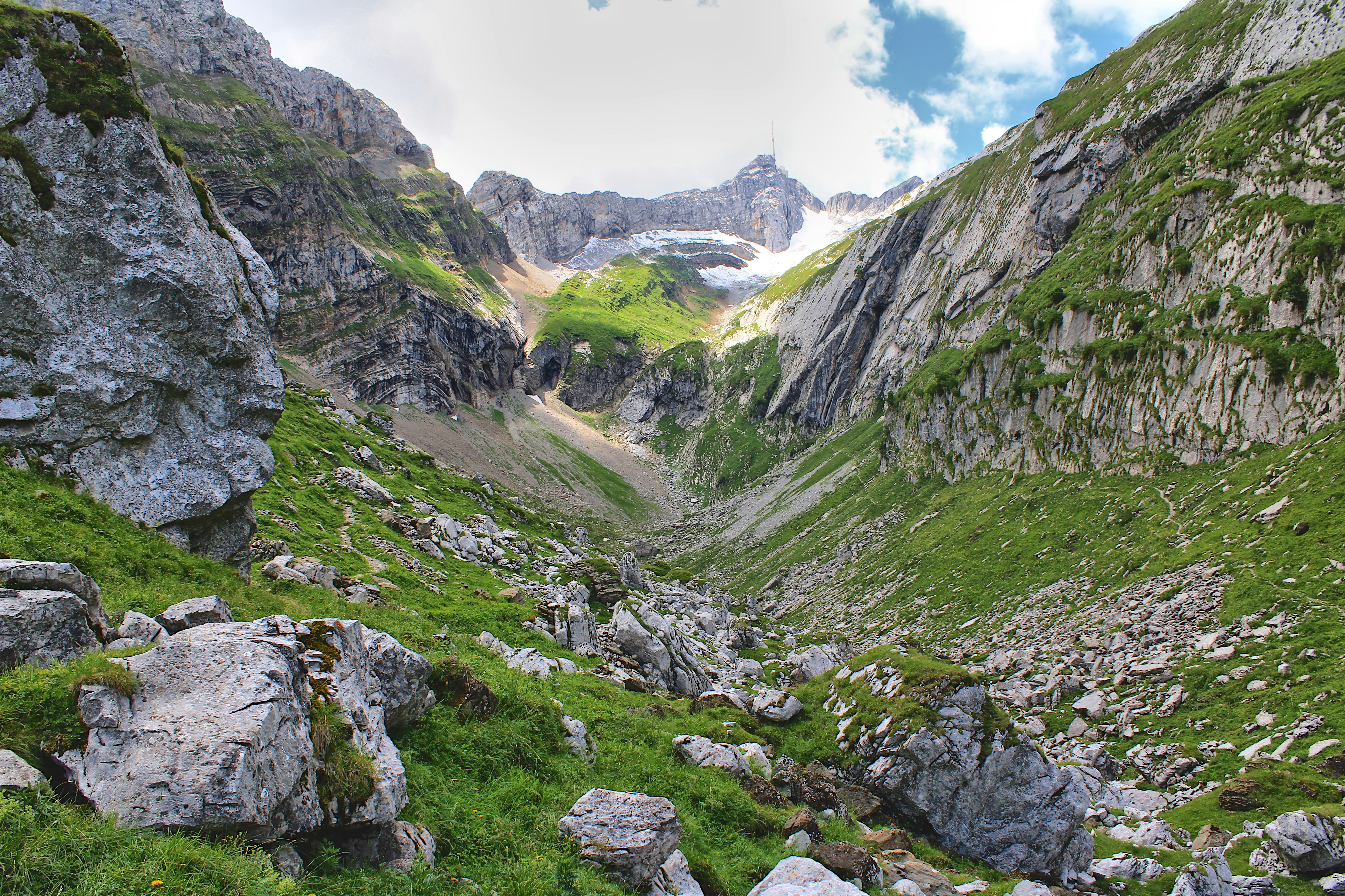 Photo by appenzellmoto