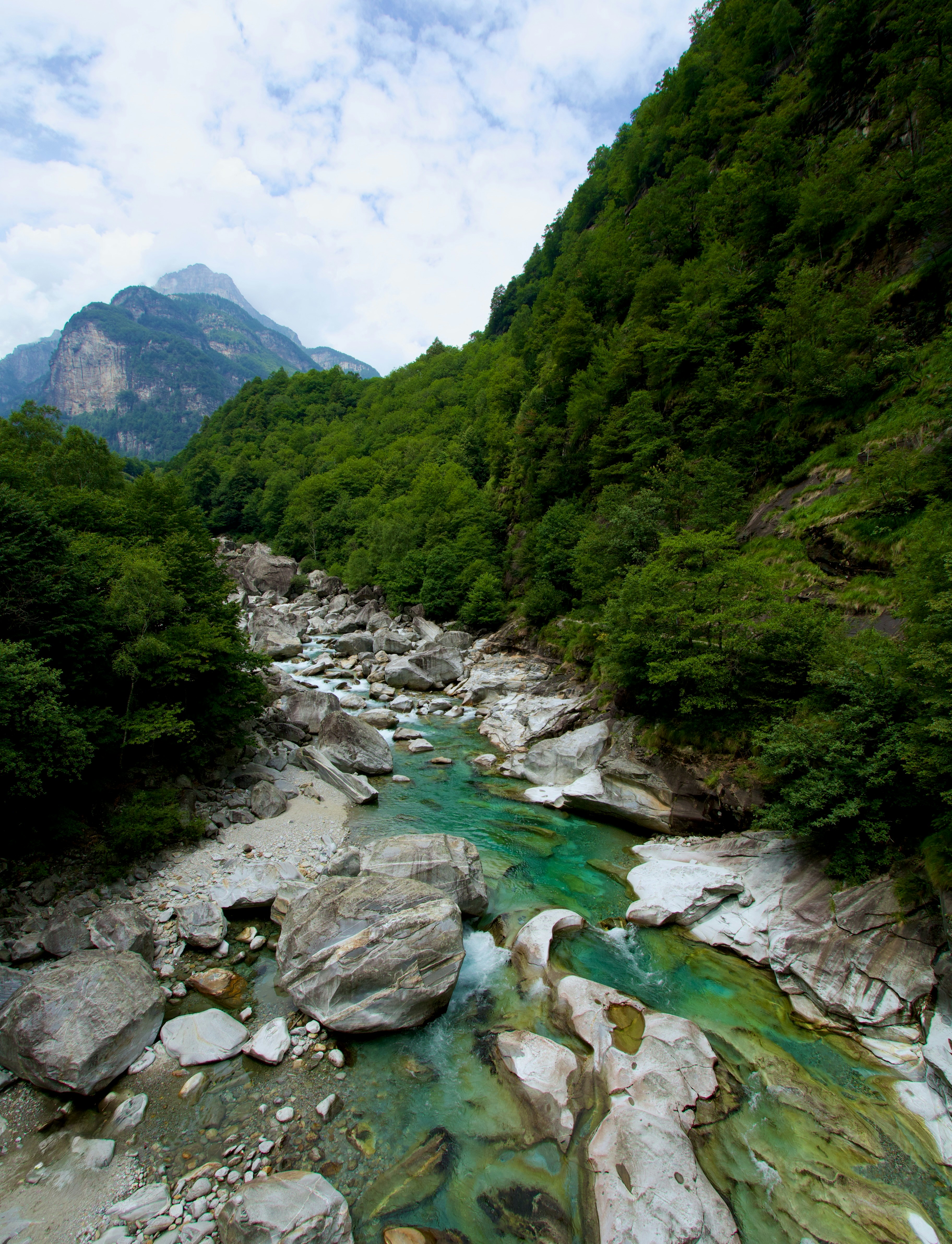 Photo by valcasanova_