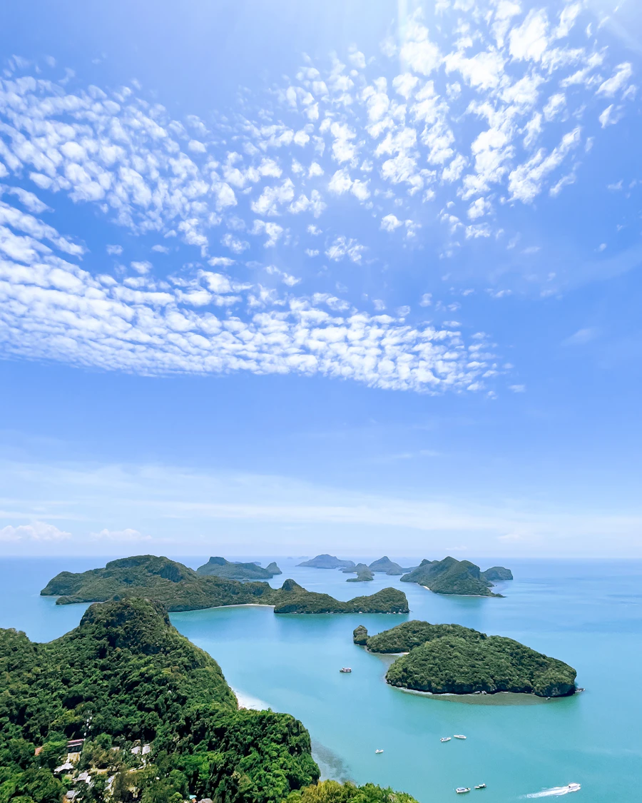 Emerald lagoon and limestone islands of Ang Thong Marine Park