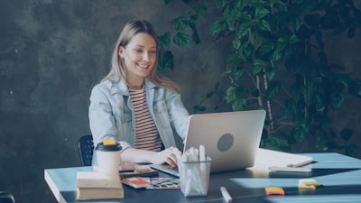 Free live cam chat with women — verified connections on AimerWorld