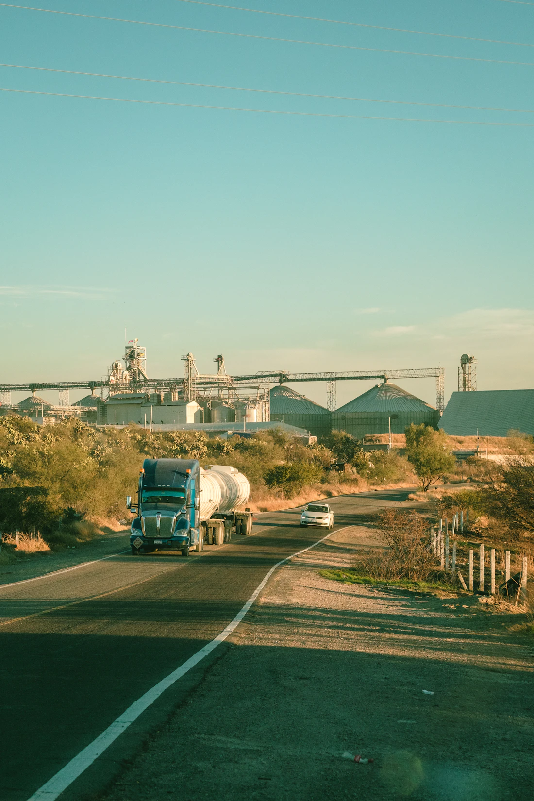 Pipa de transporte terrestre, fotografía ilustrativa
