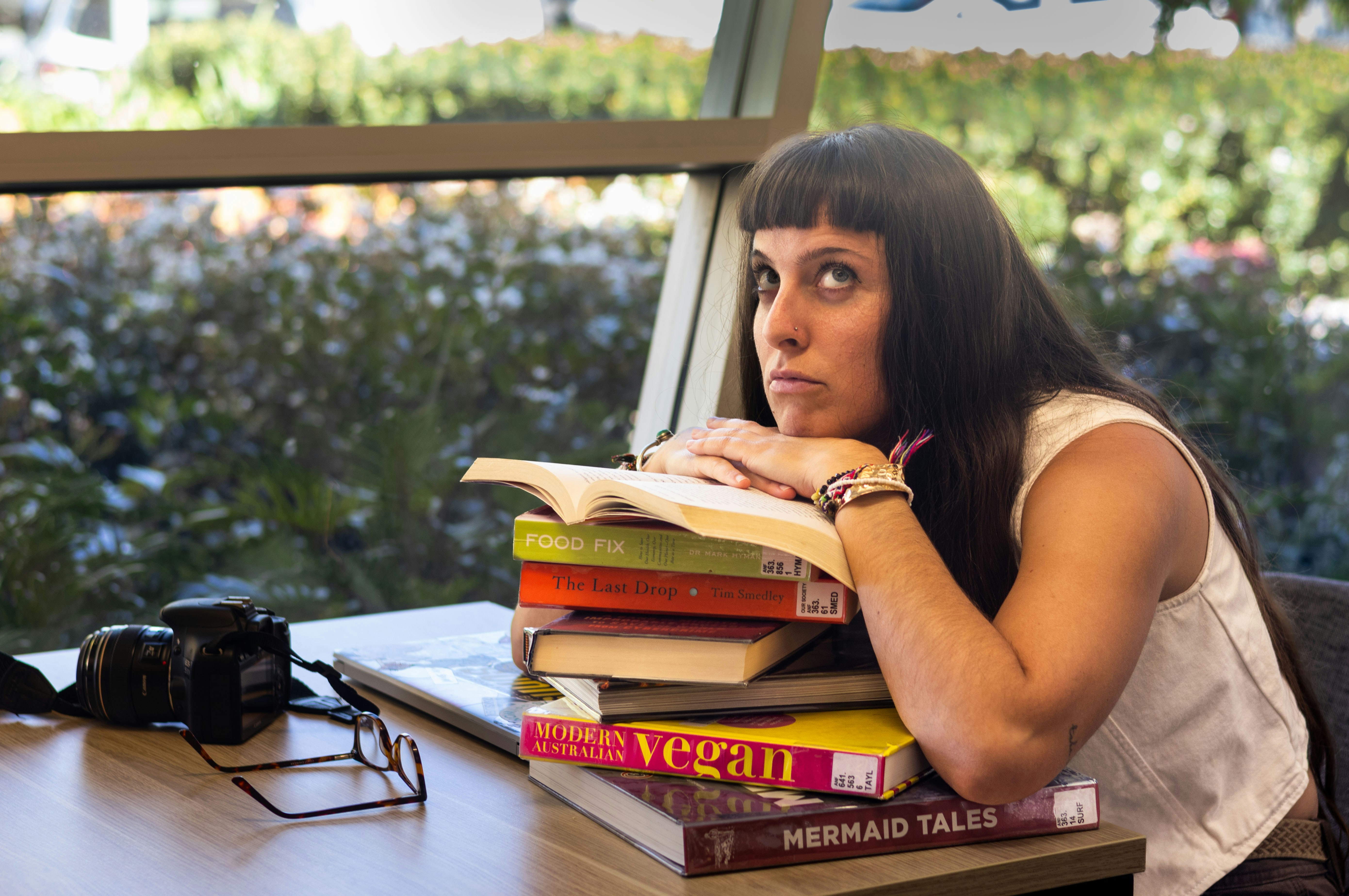 Between Two Tongues: How Immigrant Poets Are Writing a New Chapter of American Verse