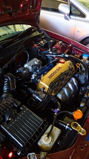 Honda engine, beautifully detailed and maintained.