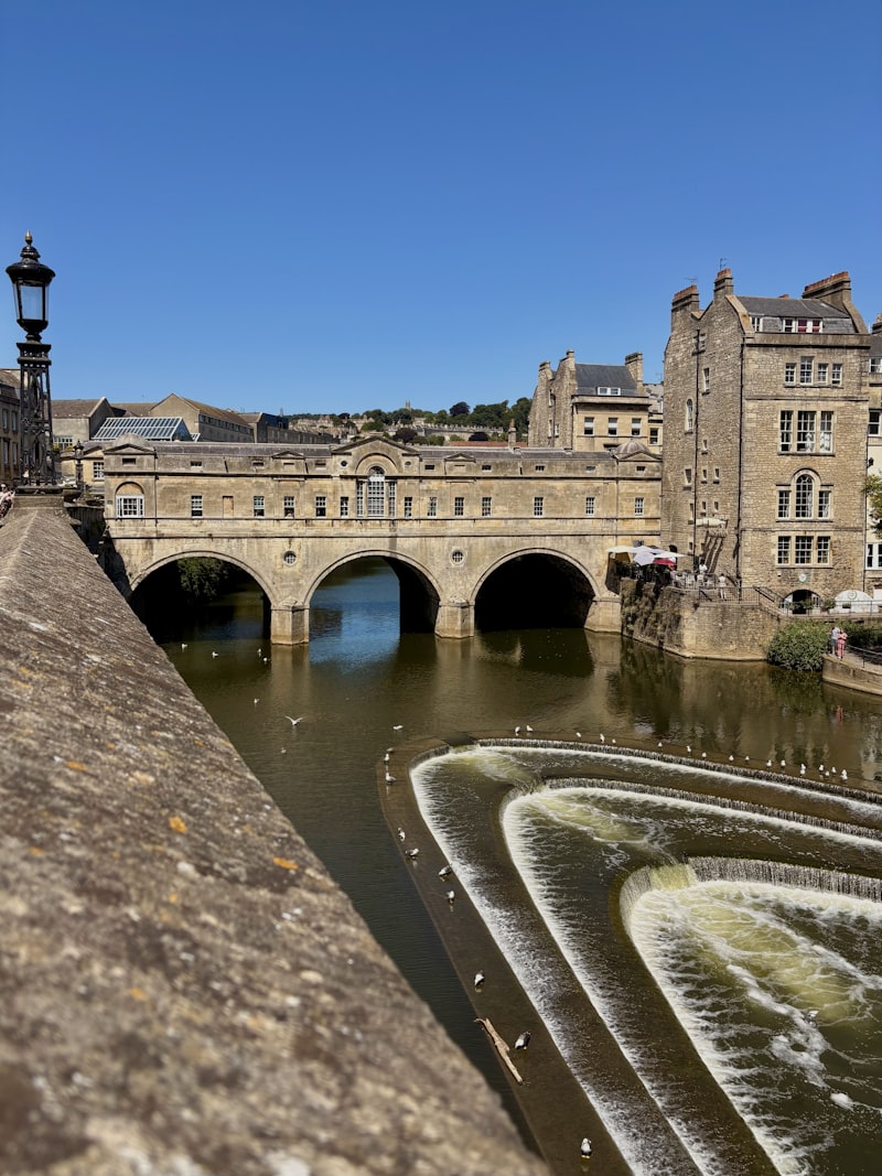 Pulteney Bridge over the River Avon, Bath — private day trip from London