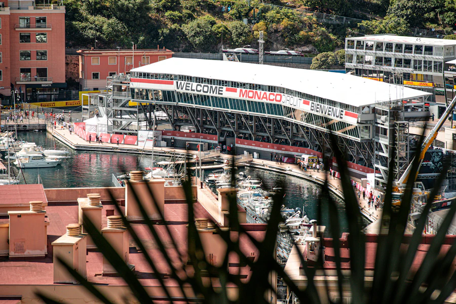 Monaco Yacht Show - superyachts amarrés à Port Hercule