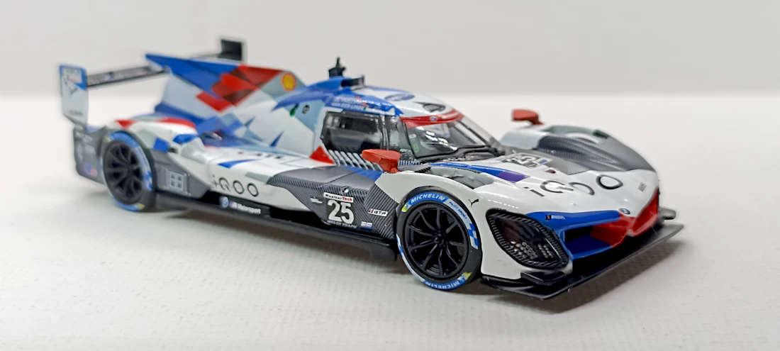 Machetă diecast de referință: BMW M Hybrid V8 #709. Imagine ilustrativă, fără stoc confirmat.
